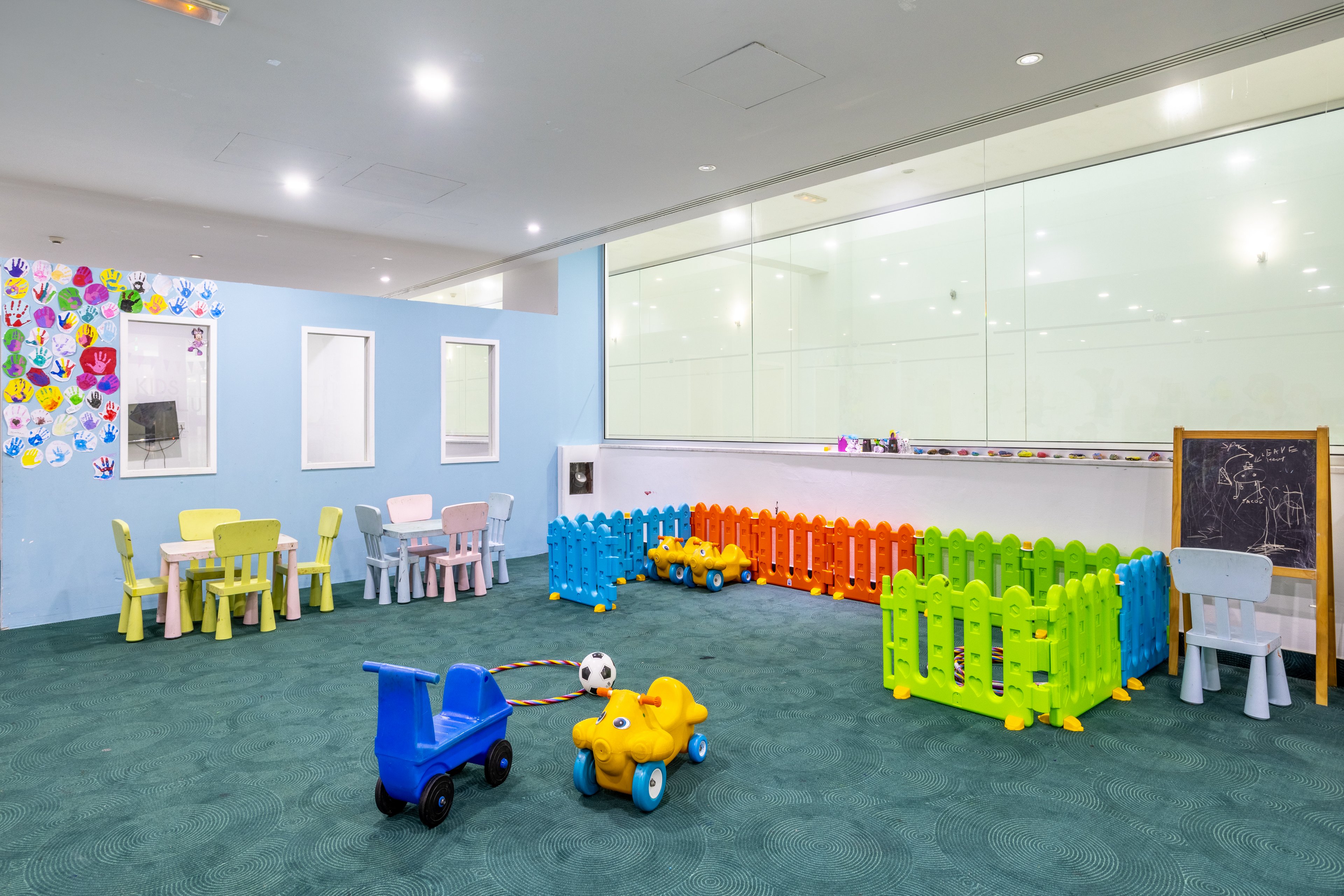 King Evelthon Beach Hotel & Resort