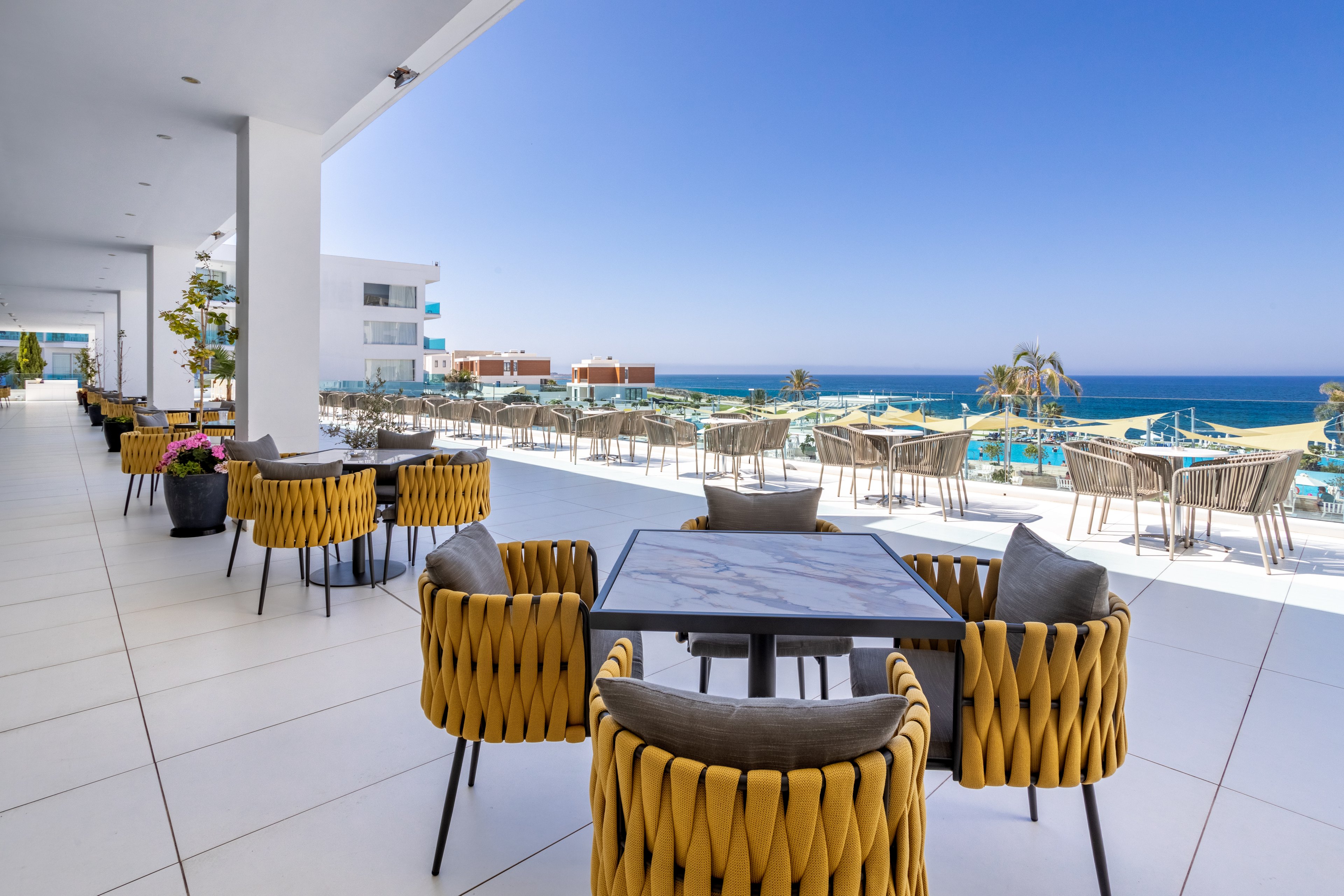 King Evelthon Beach Hotel & Resort