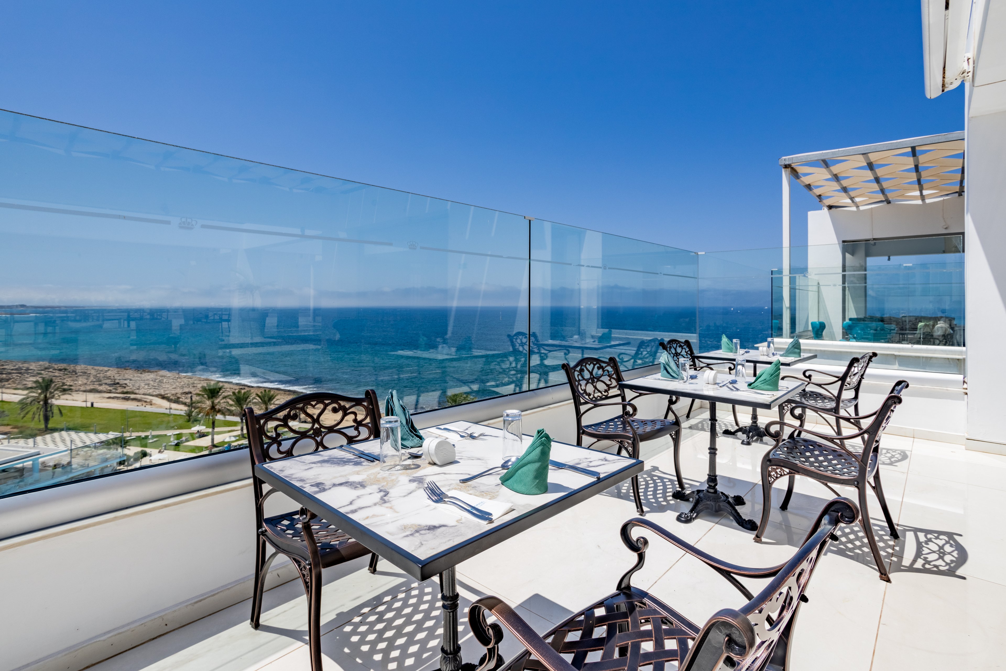 King Evelthon Beach Hotel & Resort