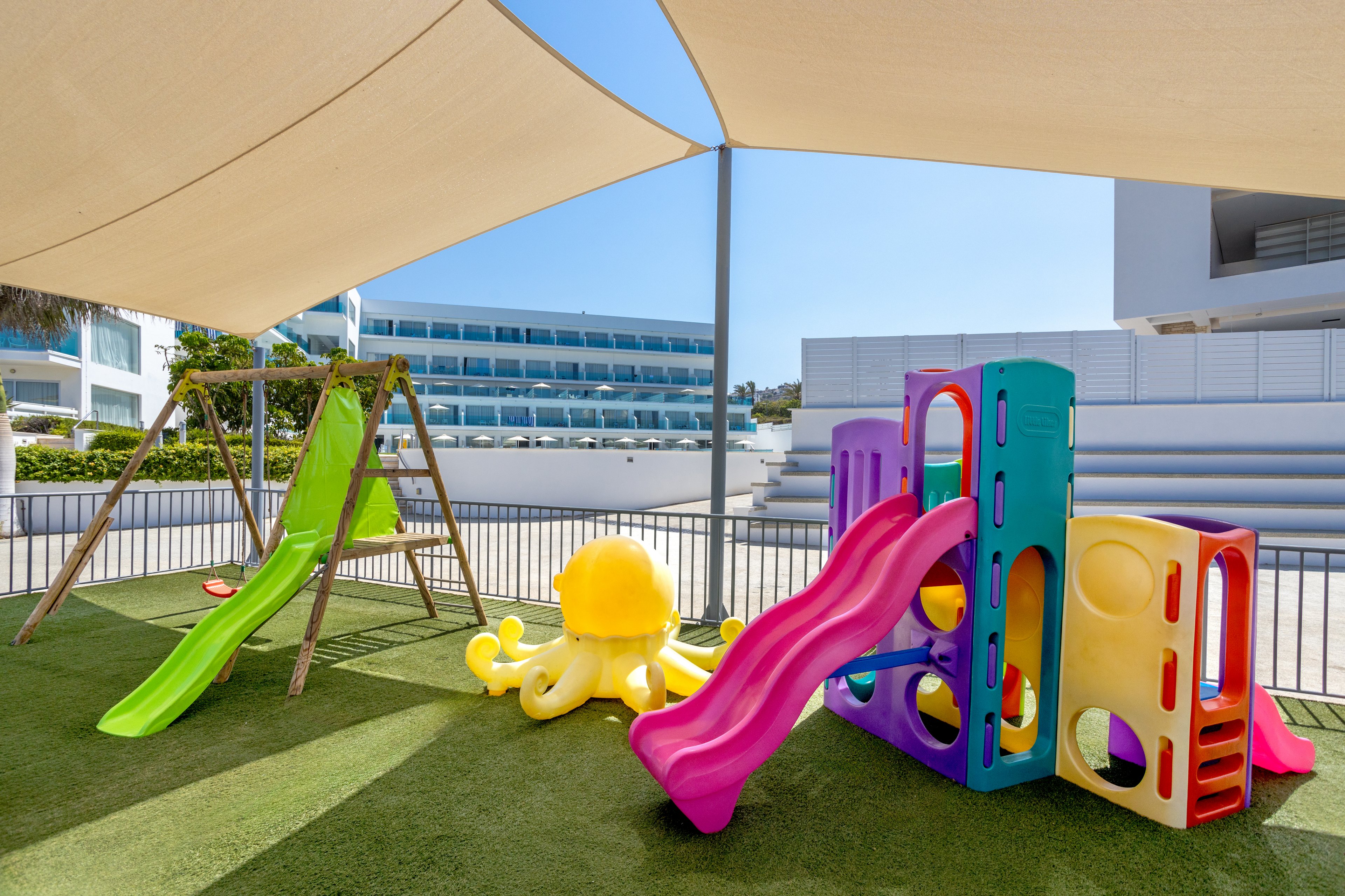 King Evelthon Beach Hotel & Resort