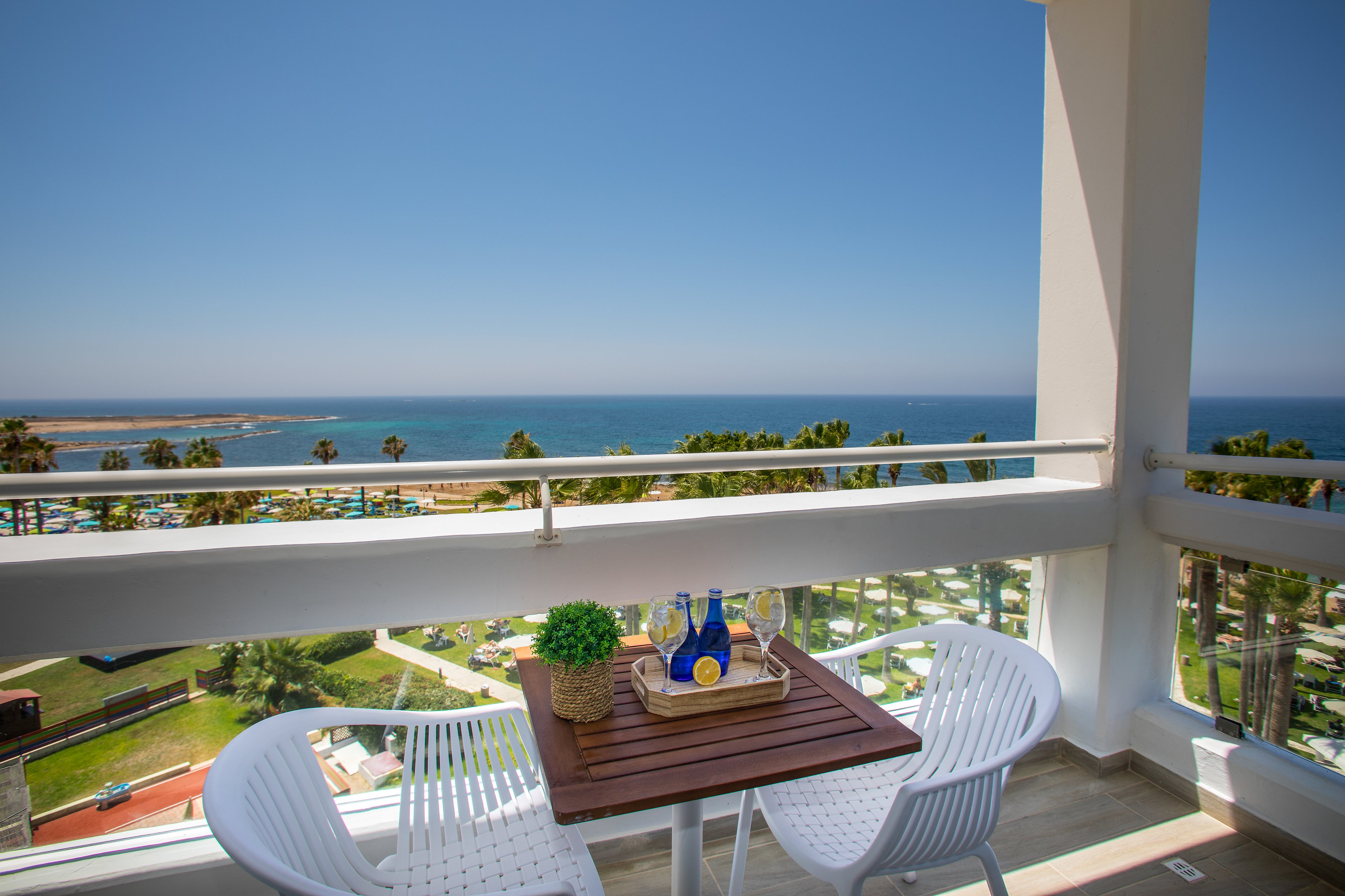 Leonardo Plaza Cypria Maris Beach Hotel & Spa