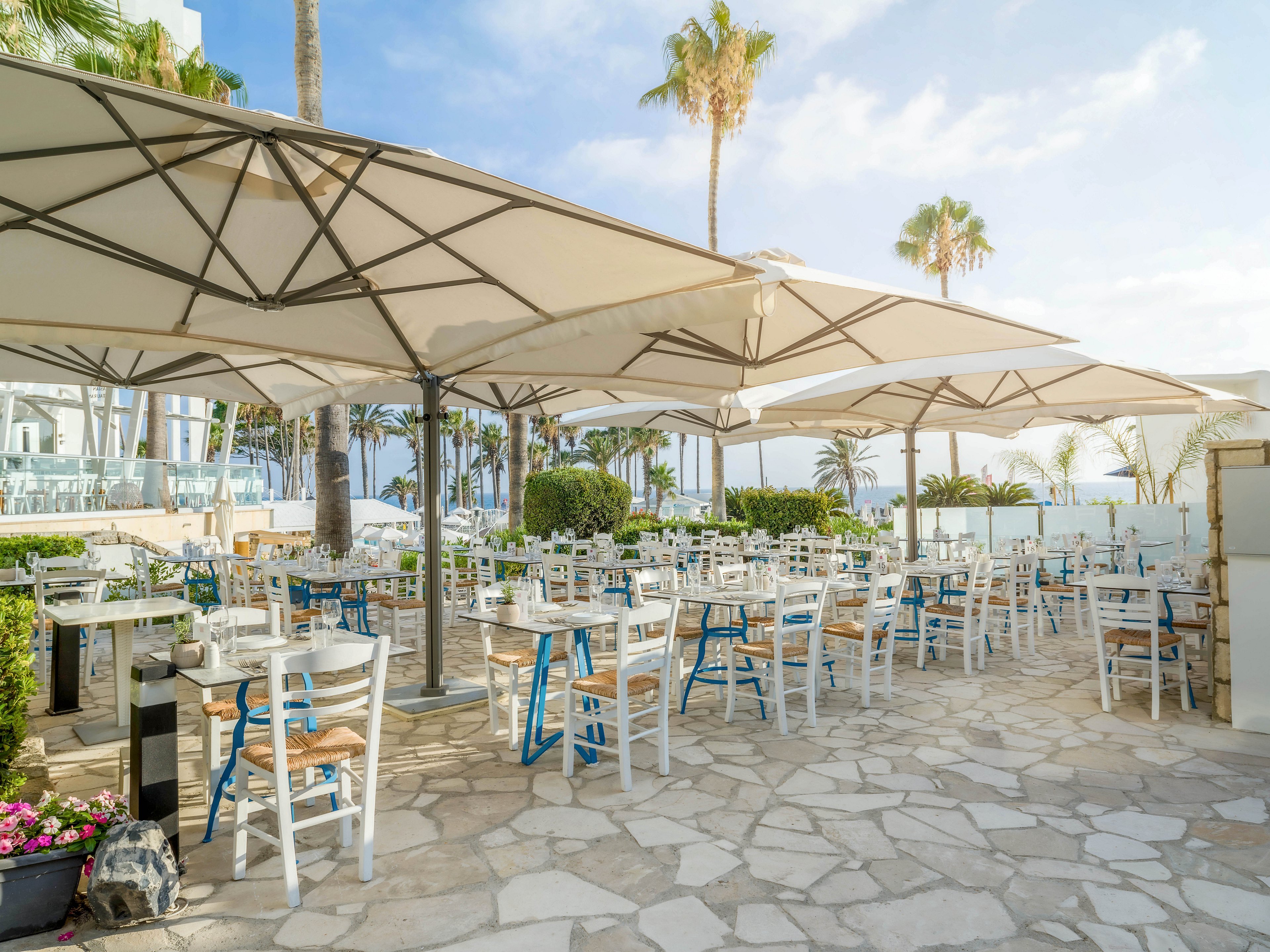 Leonardo Plaza Cypria Maris Beach Hotel & Spa