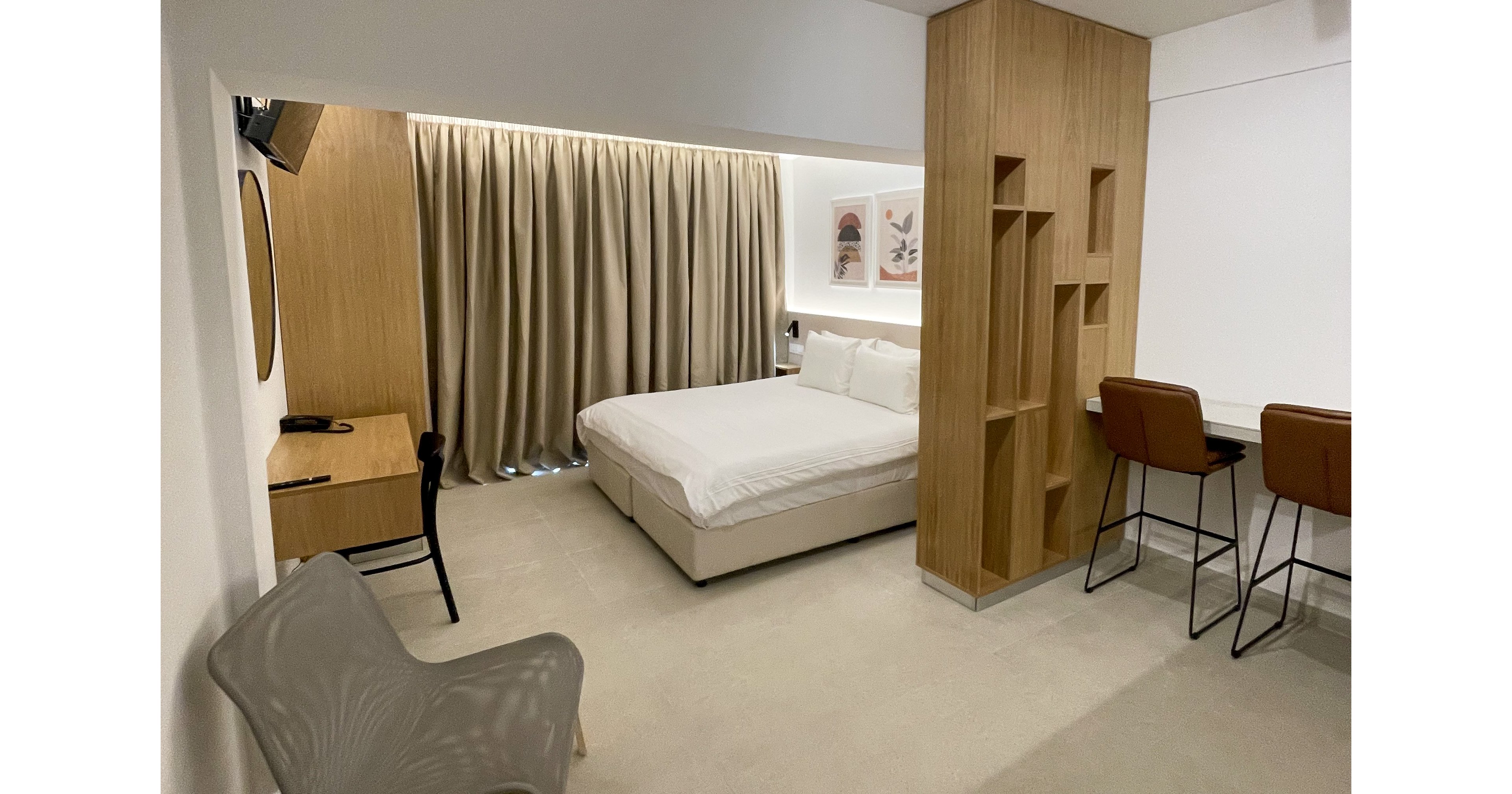 Vrachia Beach Hotel & Suites