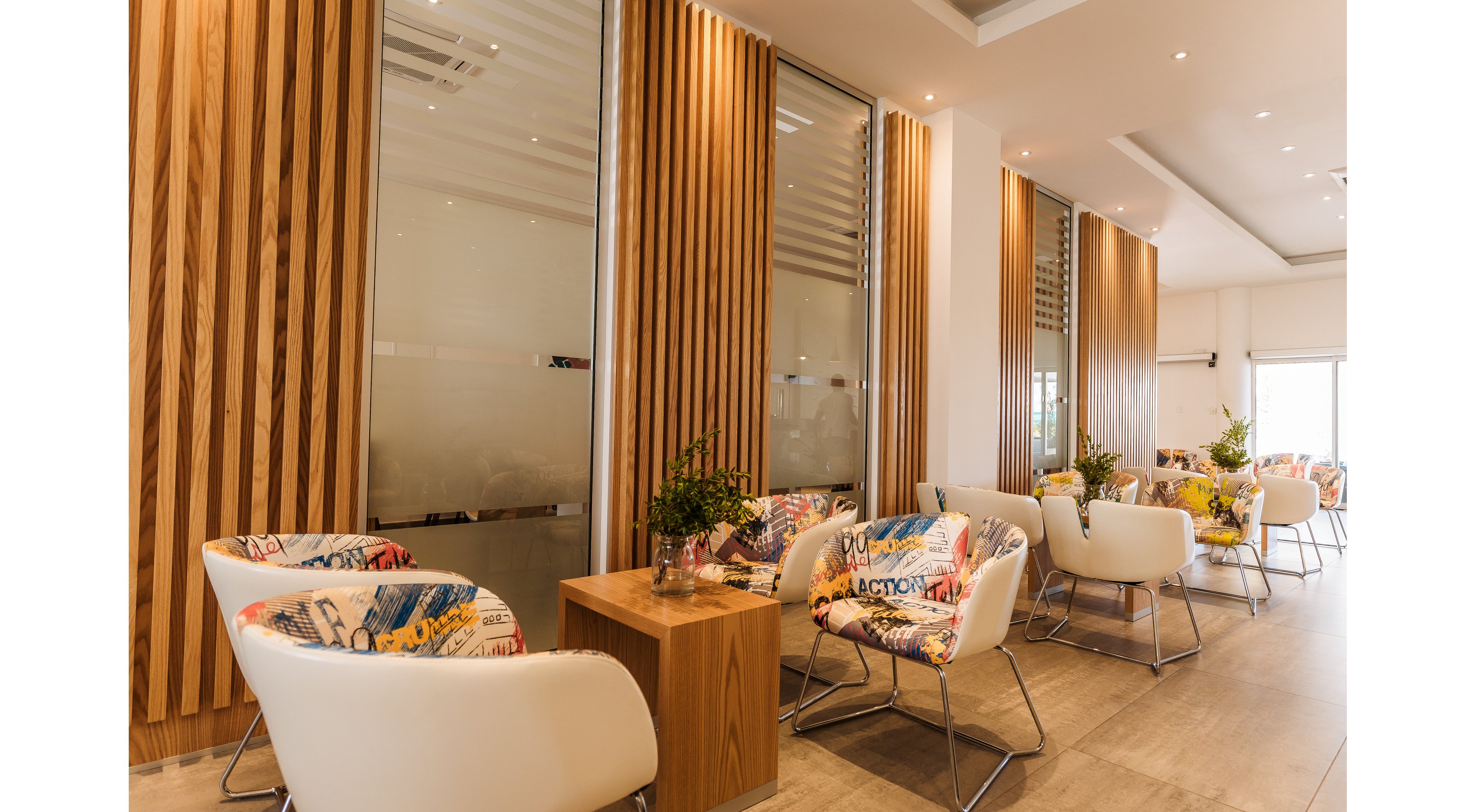 Vrachia Beach Hotel & Suites