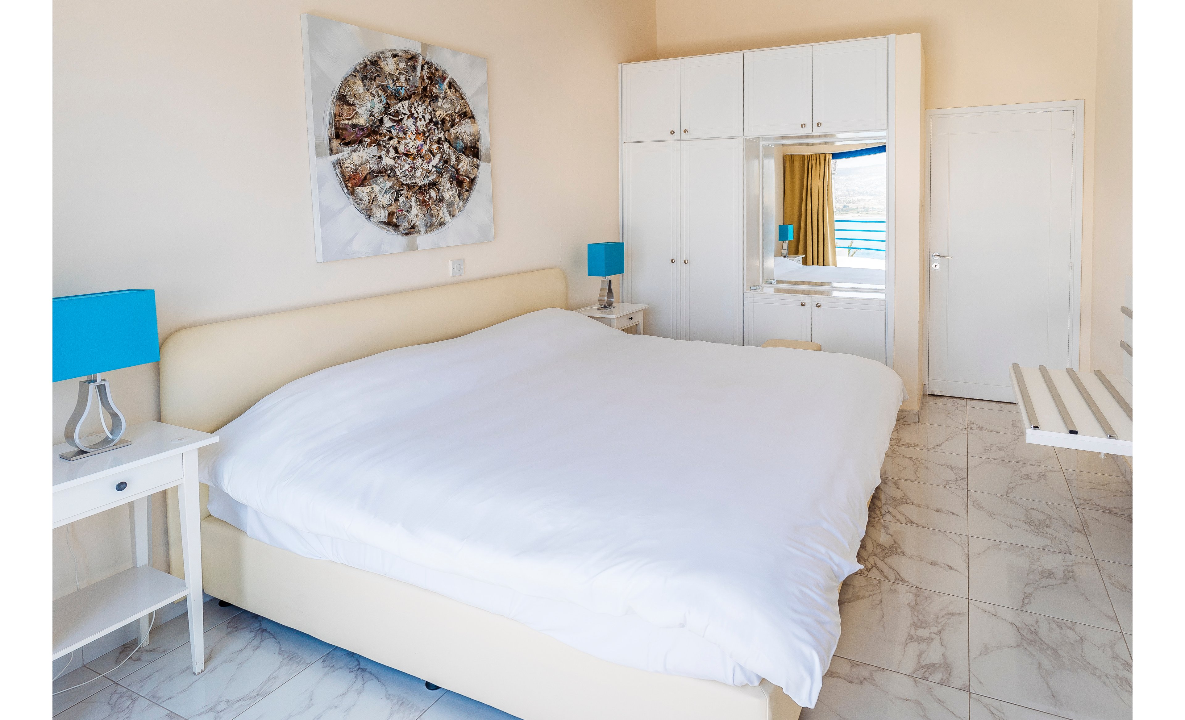 Vrachia Beach Hotel & Suites