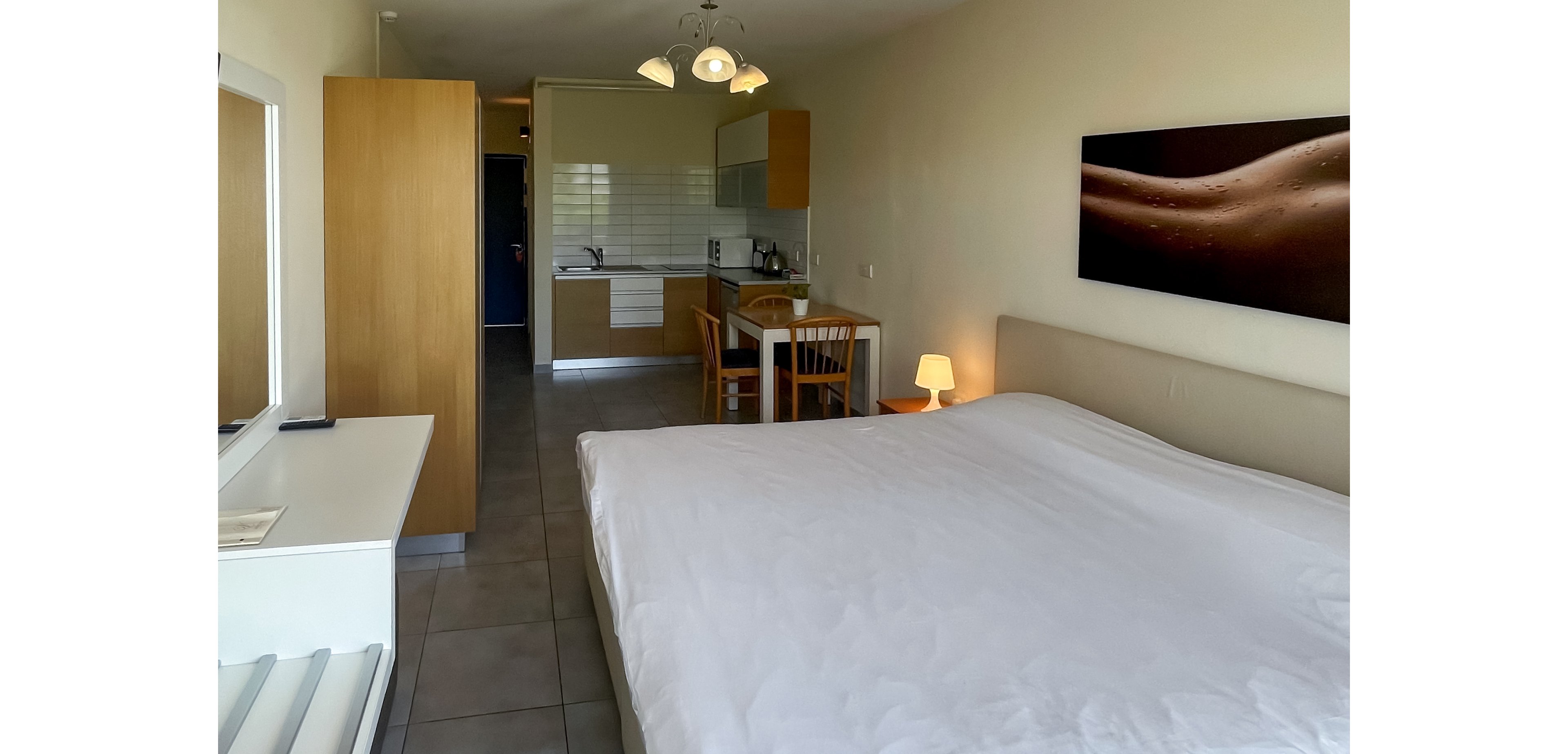 Vrachia Beach Hotel & Suites