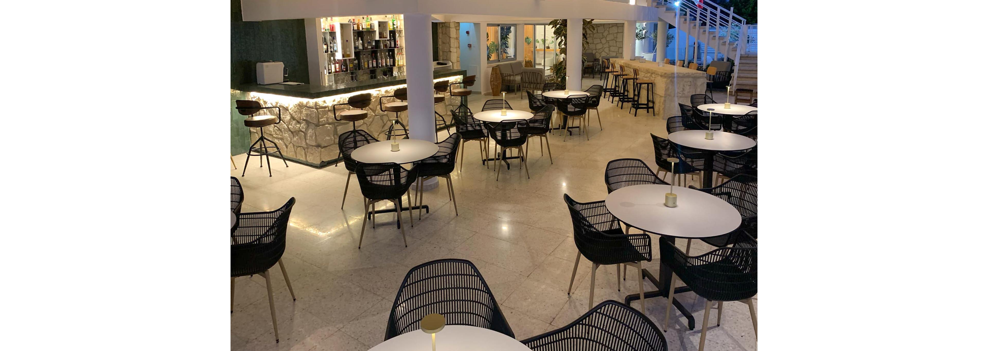 Vrachia Beach Hotel & Suites