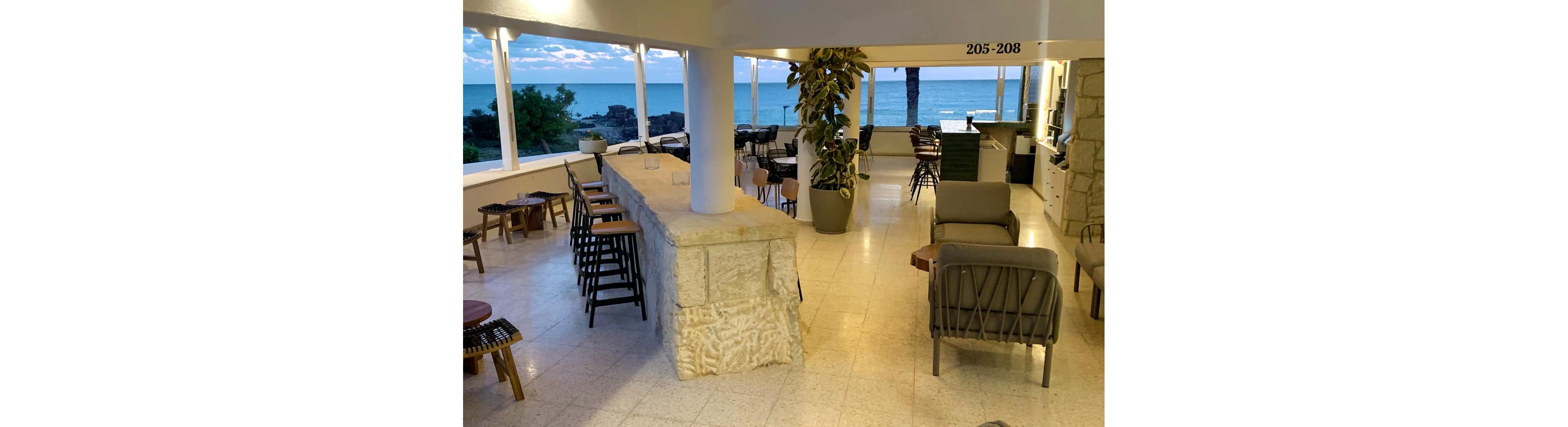 Vrachia Beach Hotel & Suites