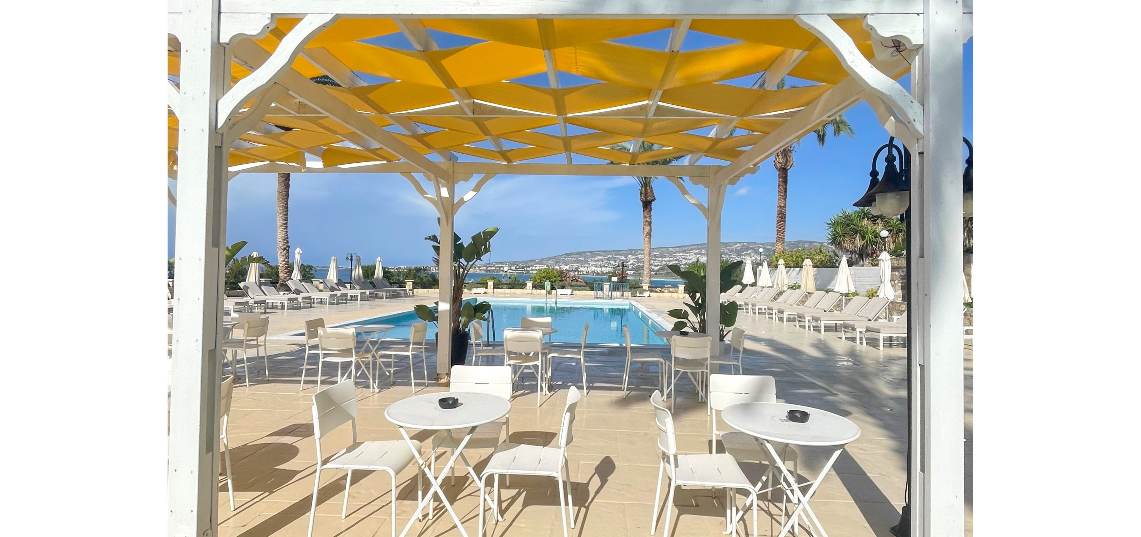 Vrachia Beach Hotel & Suites