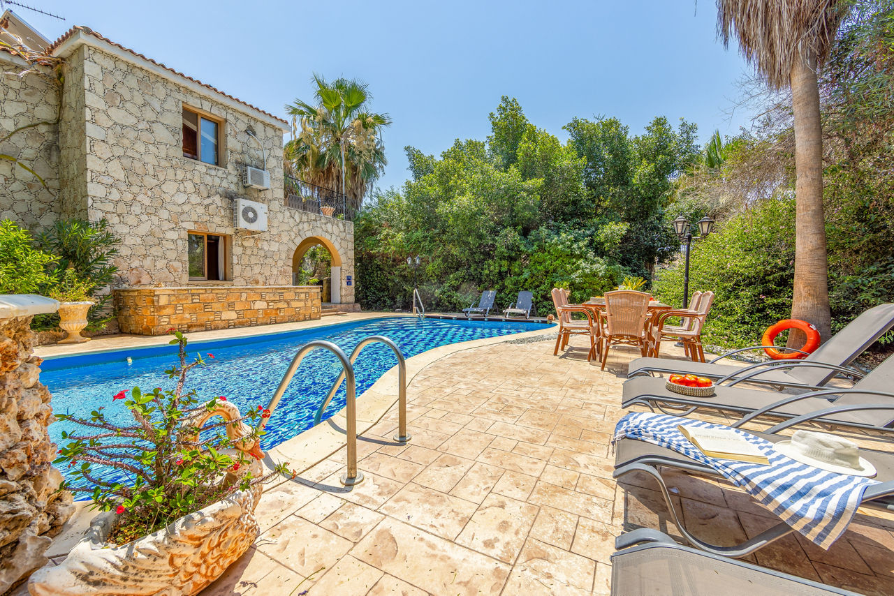 Villa Anna Argaka