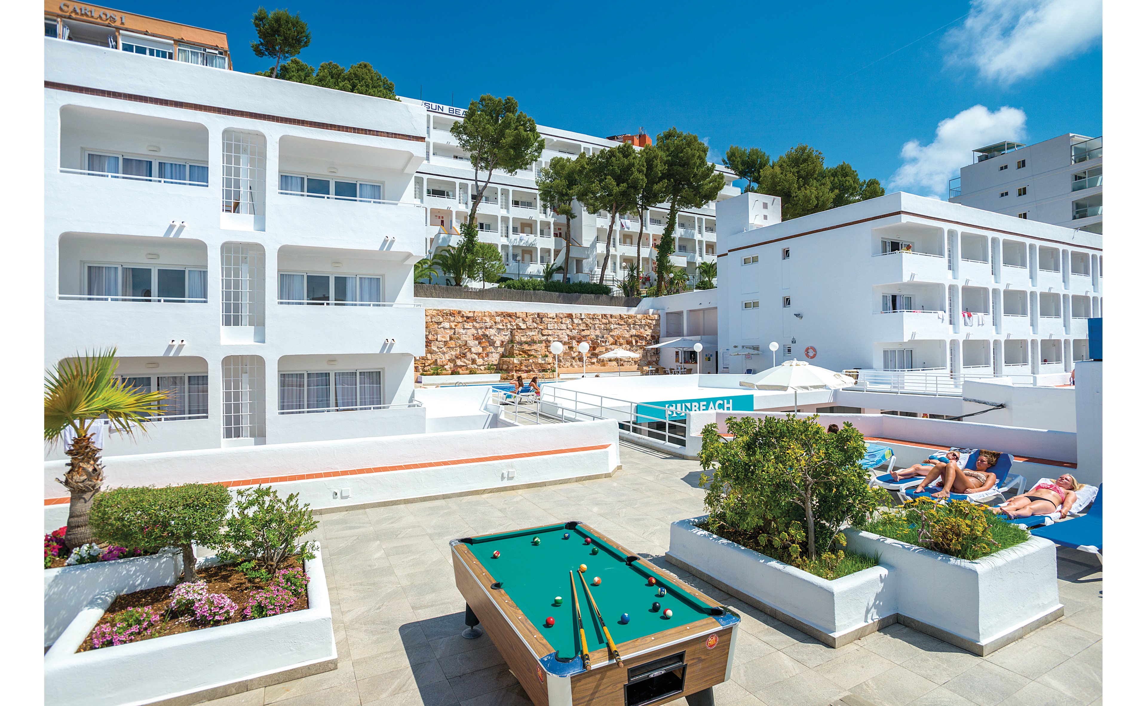 Sun Beach Apartments
