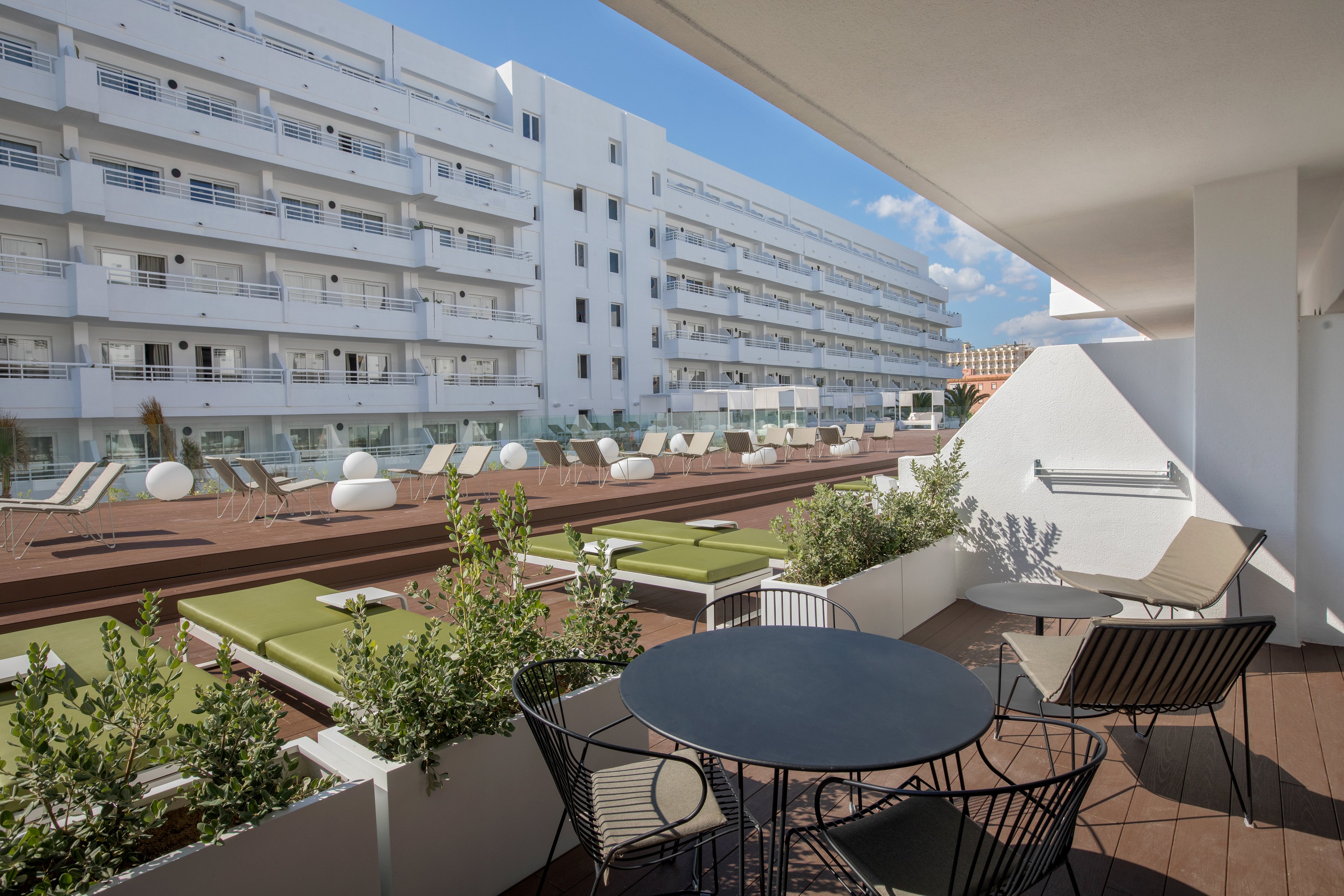 HM Martinique Apartments