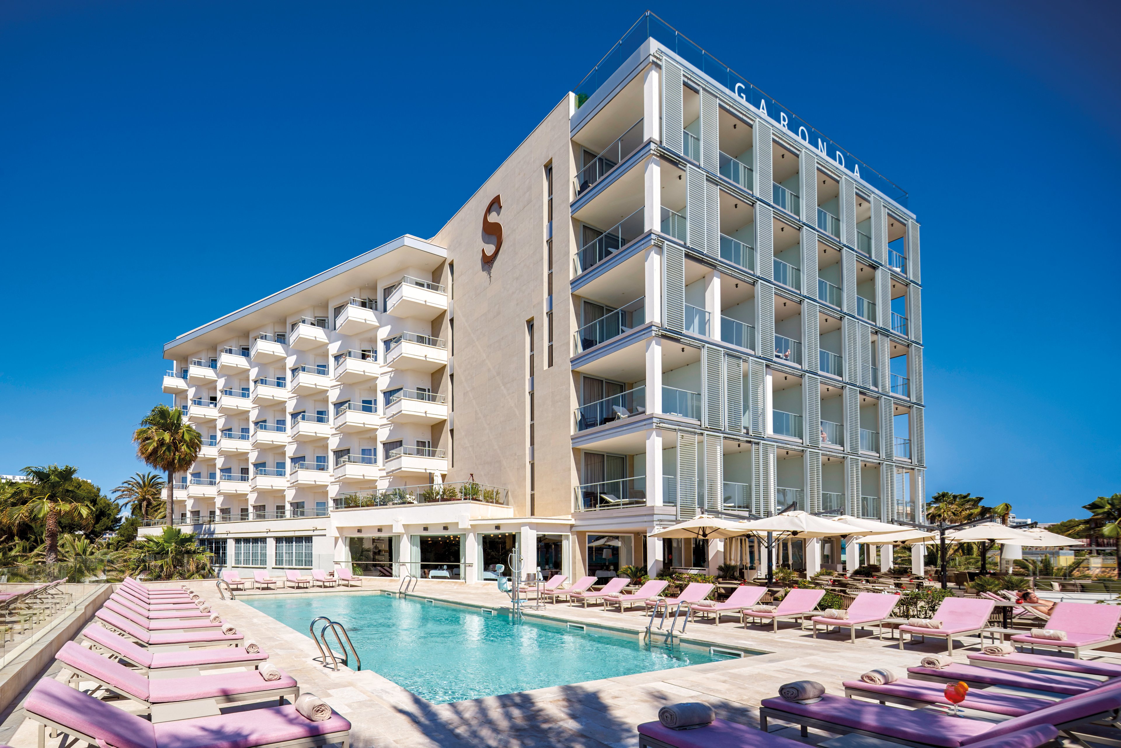 Hotel Pure Salt Garonda