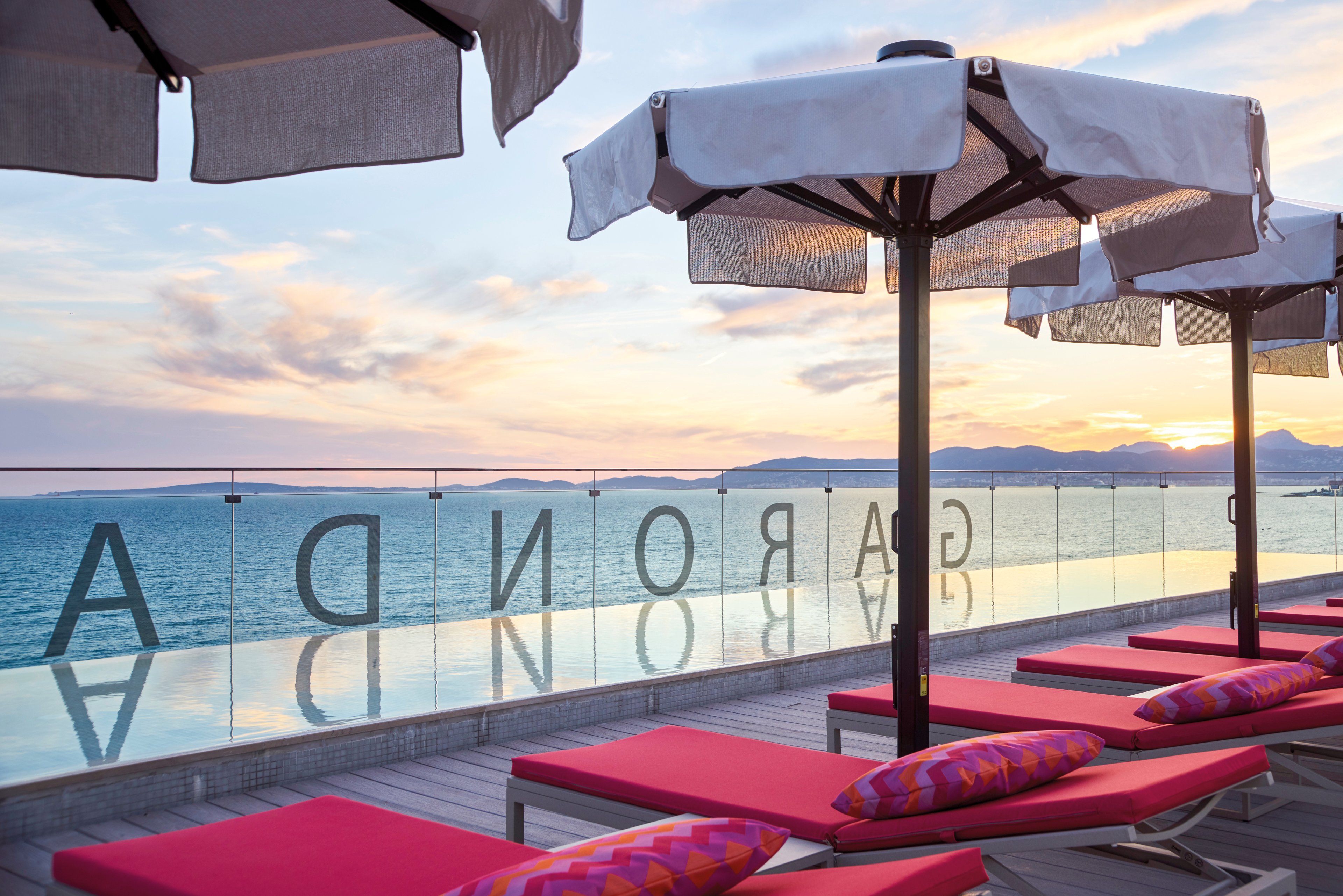 Hotel Pure Salt Garonda