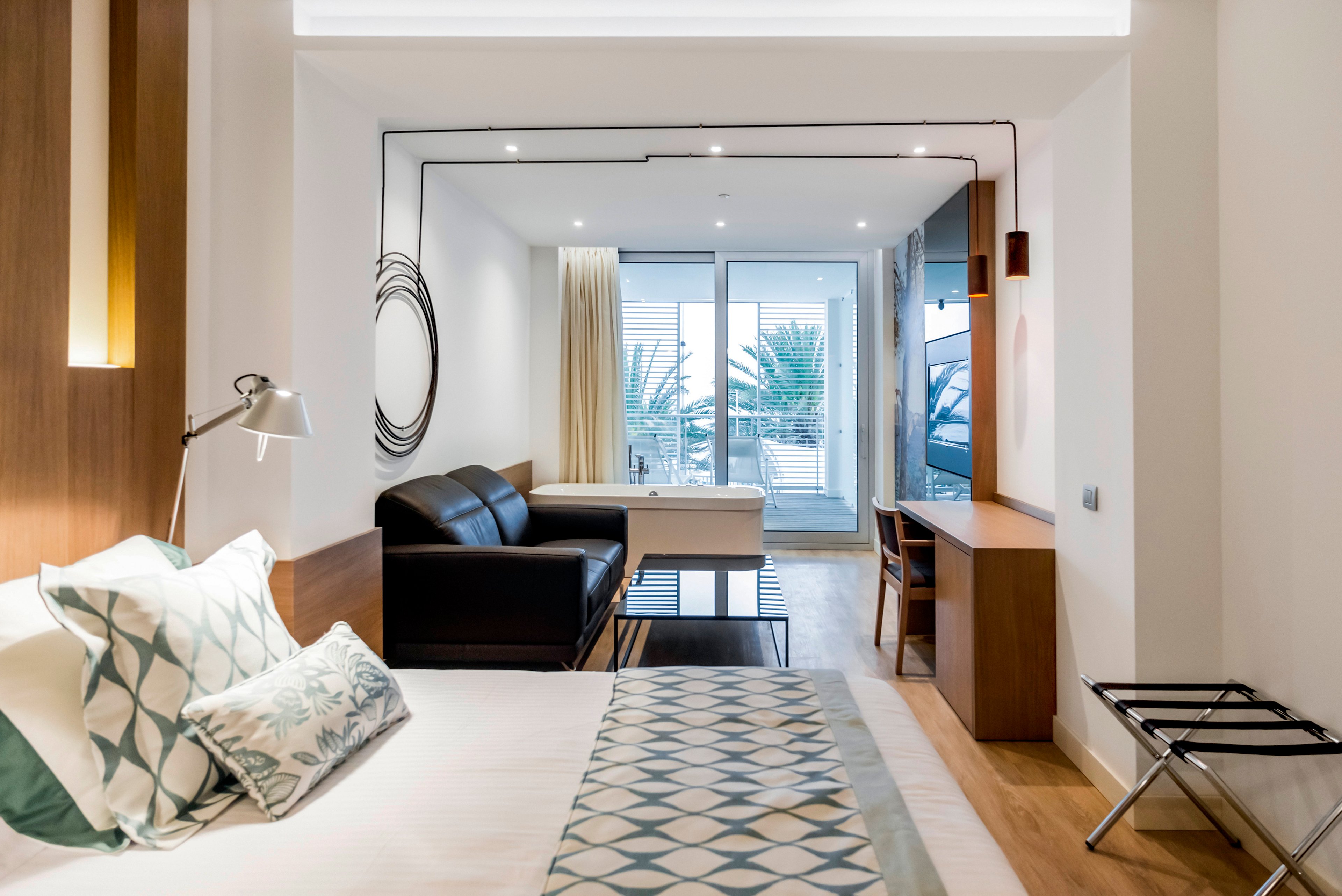 Hotel Pure Salt Garonda