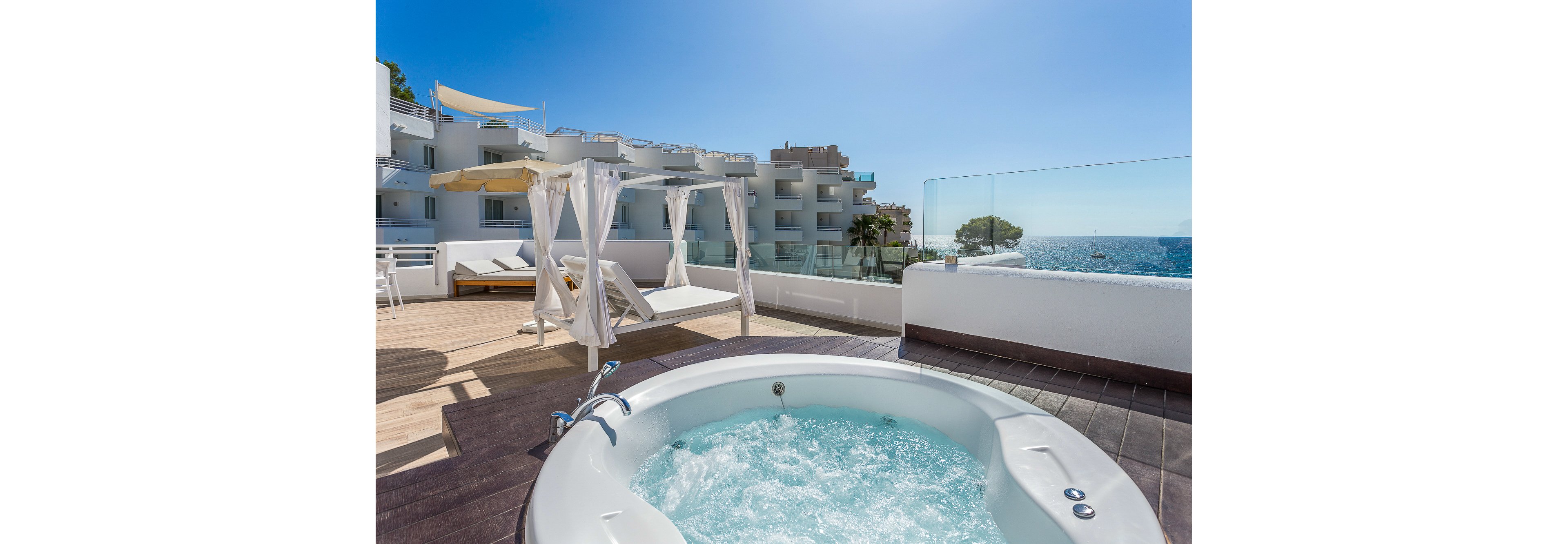FERGUS Style Cala Blanca Suites