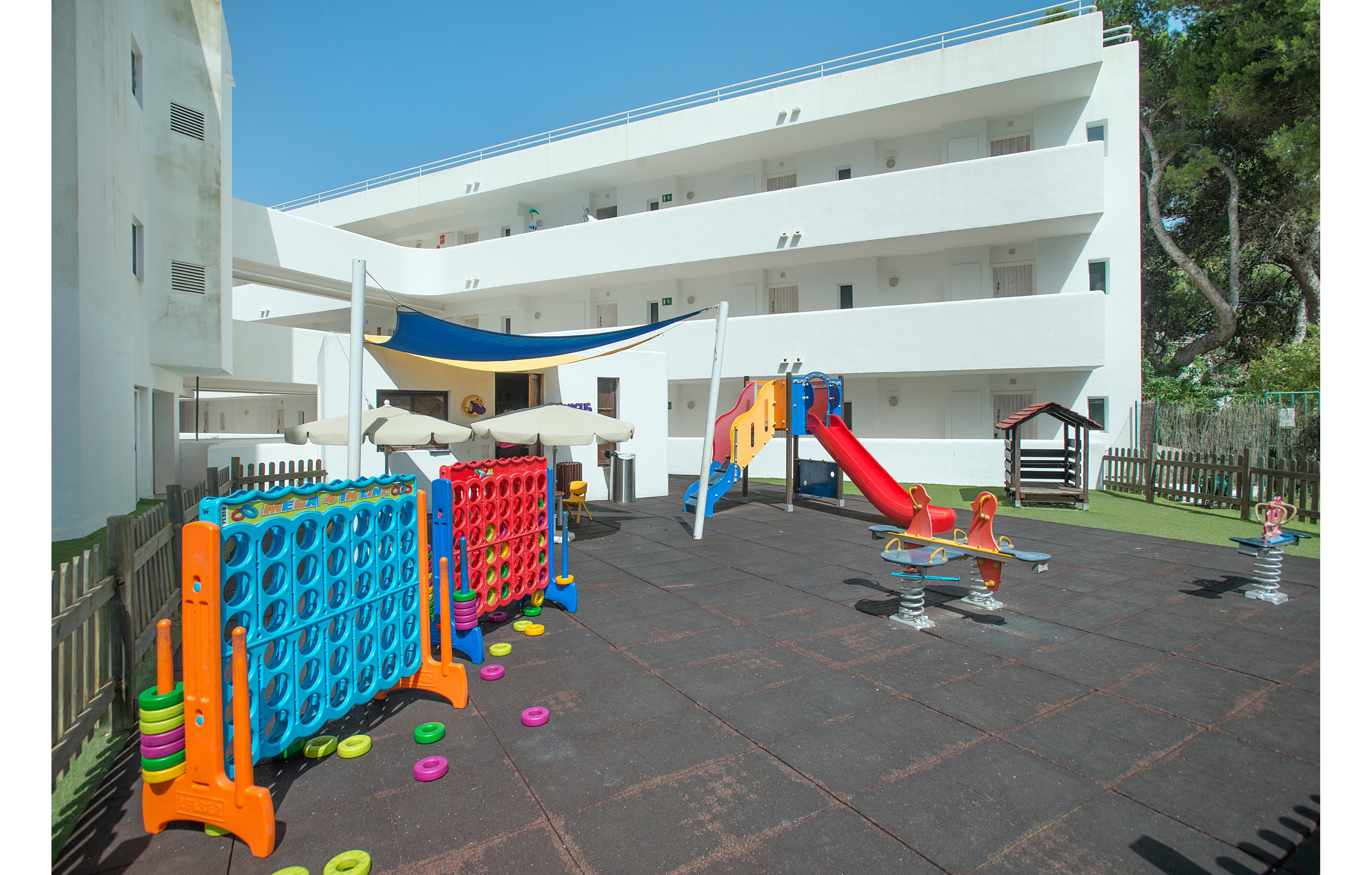 FERGUS Style Cala Blanca Suites