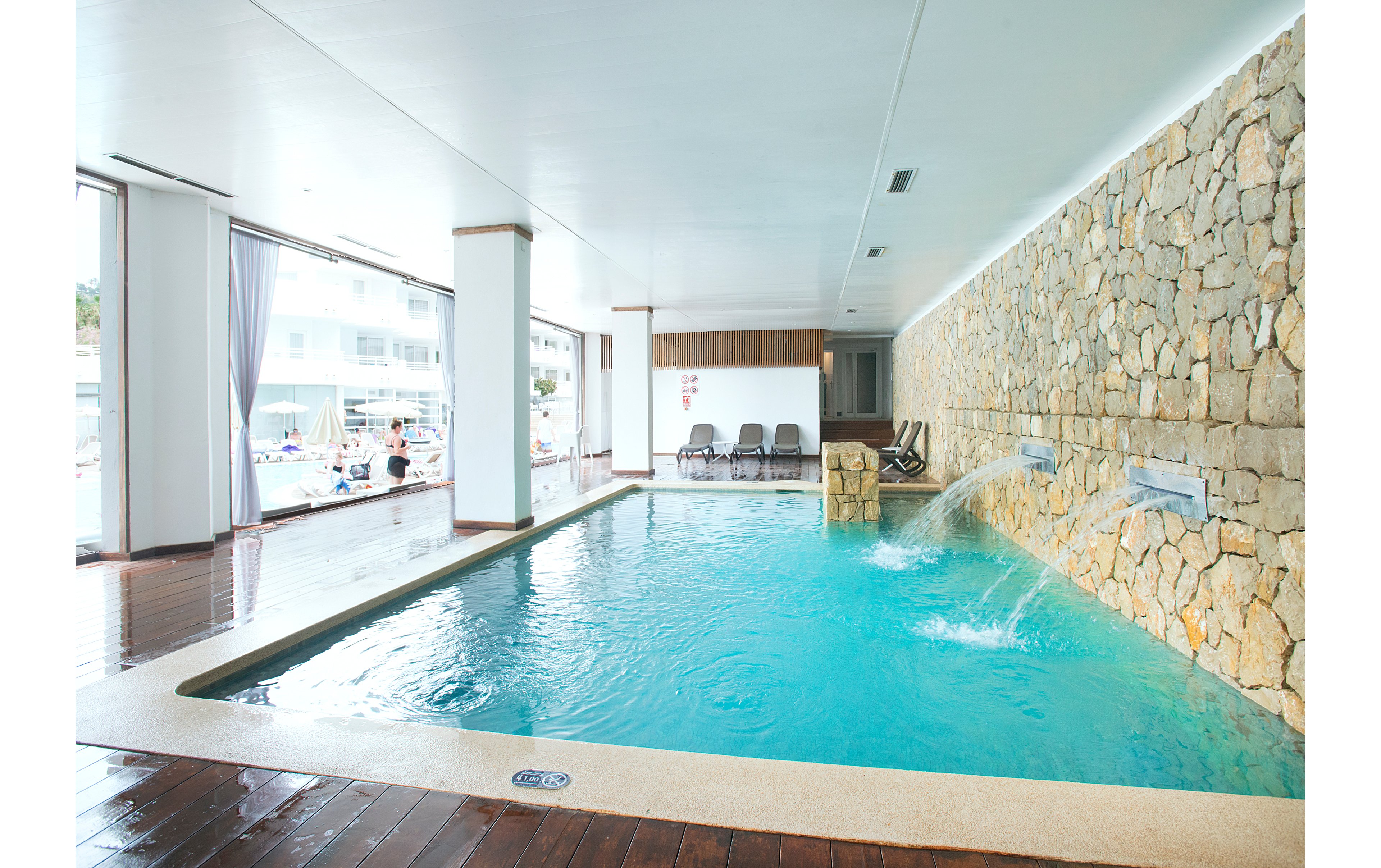 FERGUS Style Cala Blanca Suites