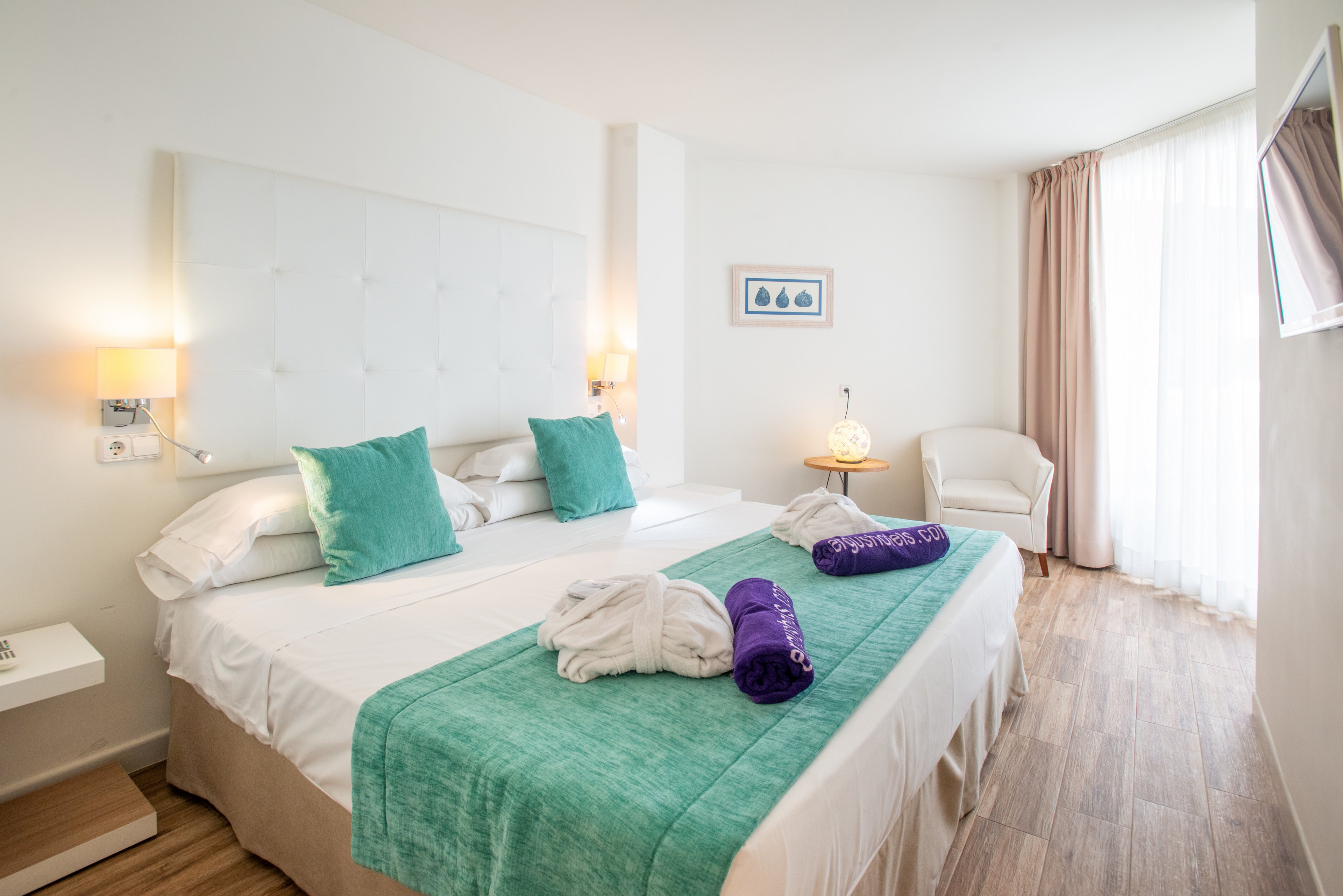 FERGUS Style Cala Blanca Suites