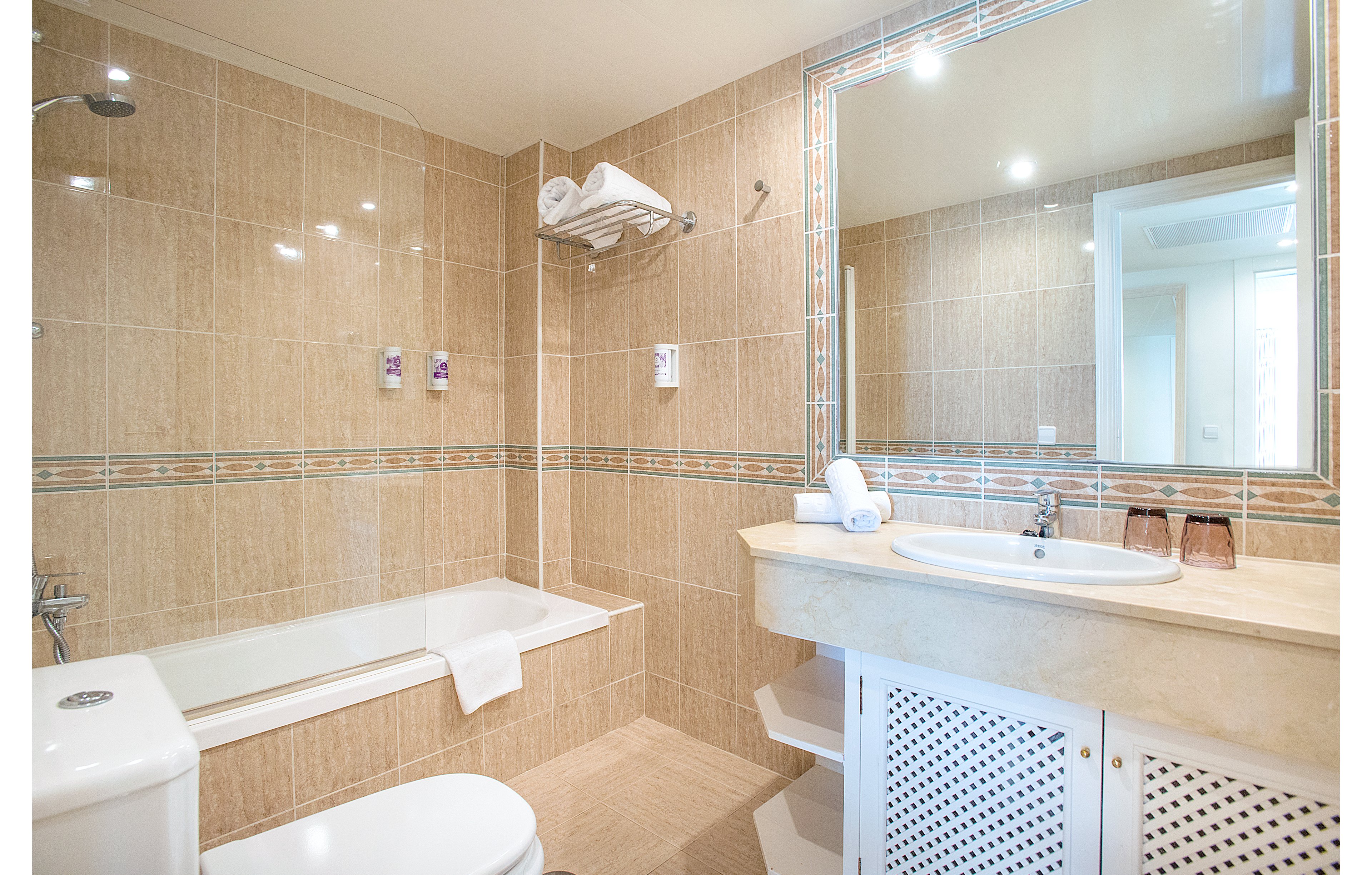 FERGUS Style Cala Blanca Suites