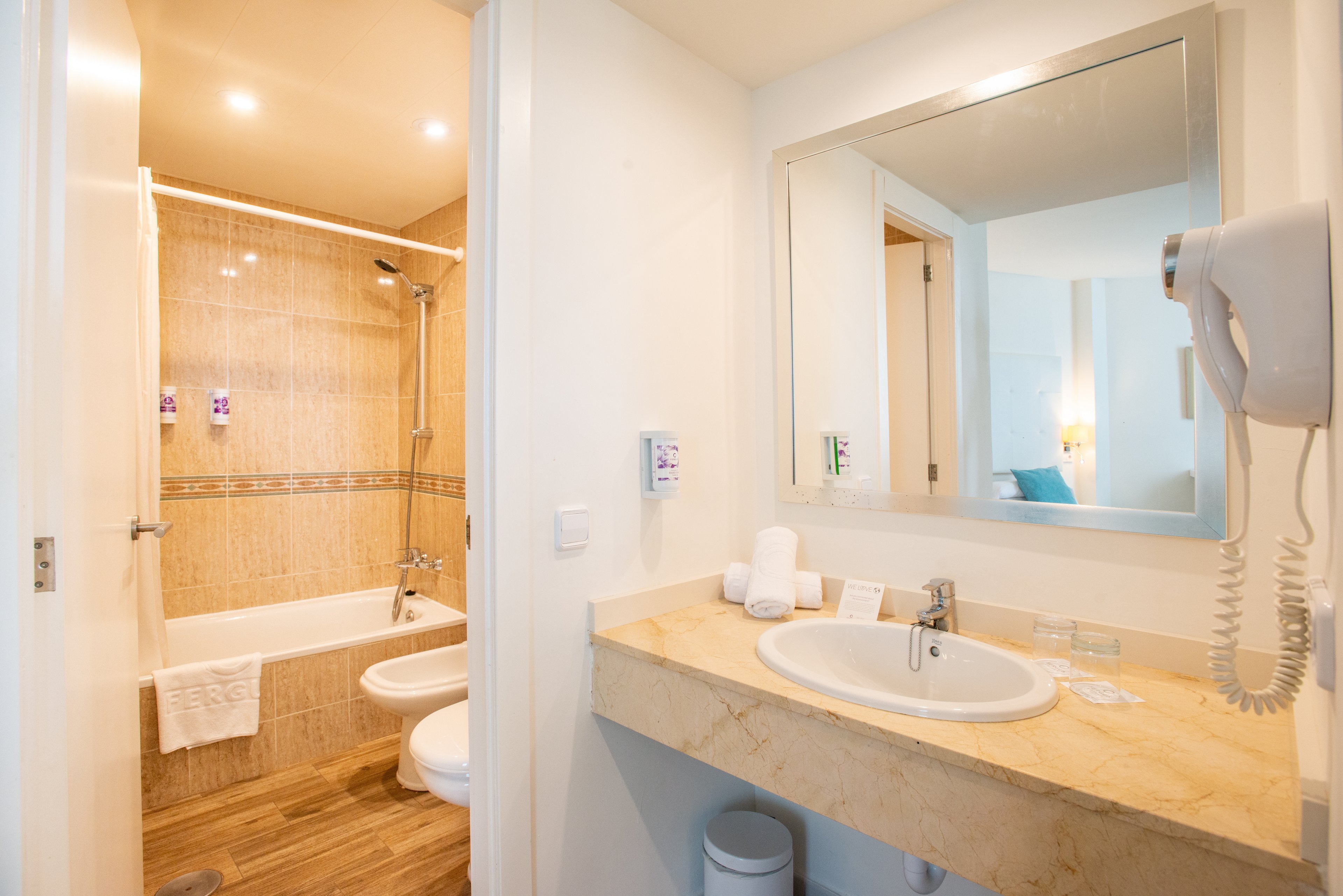 FERGUS Style Cala Blanca Suites