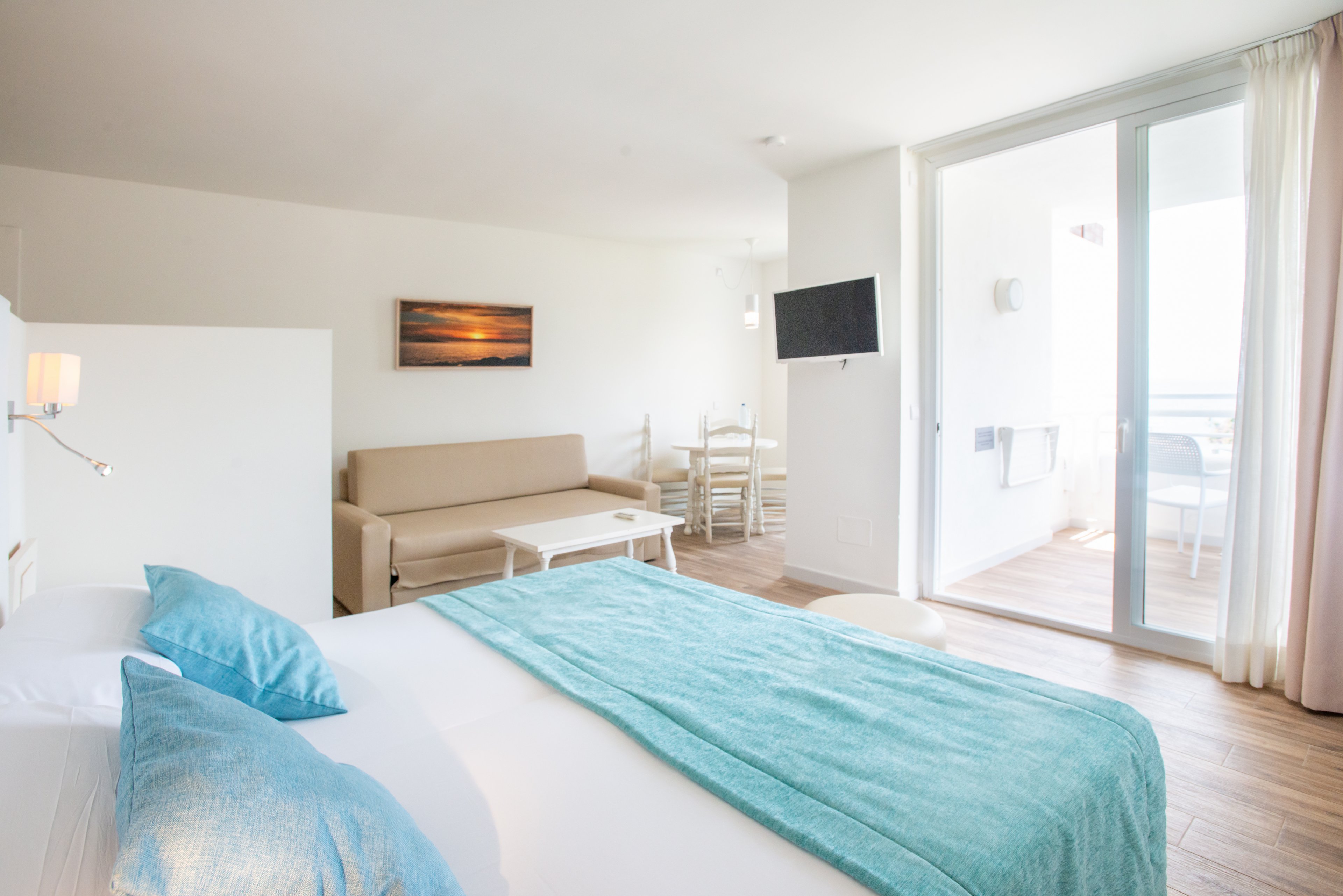 FERGUS Style Cala Blanca Suites