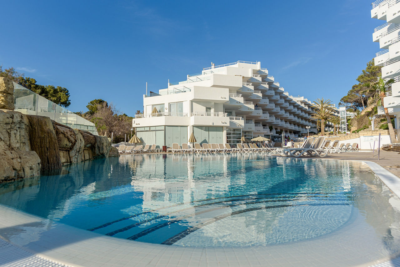 FERGUS Style Cala Blanca Suites