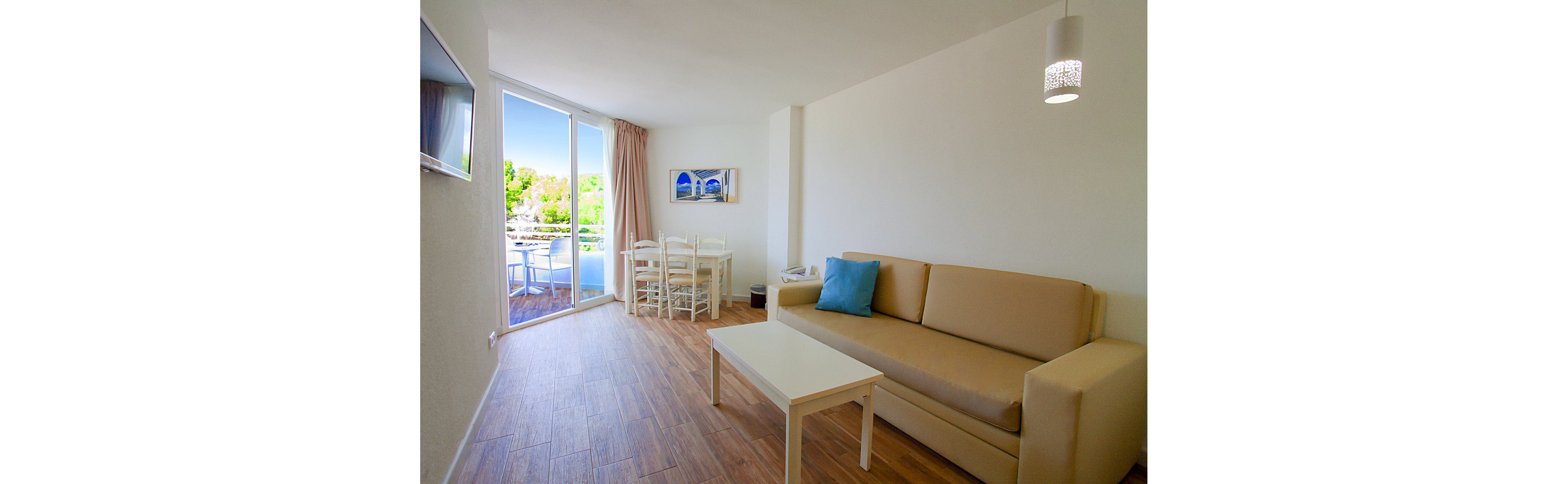 FERGUS Style Cala Blanca Suites