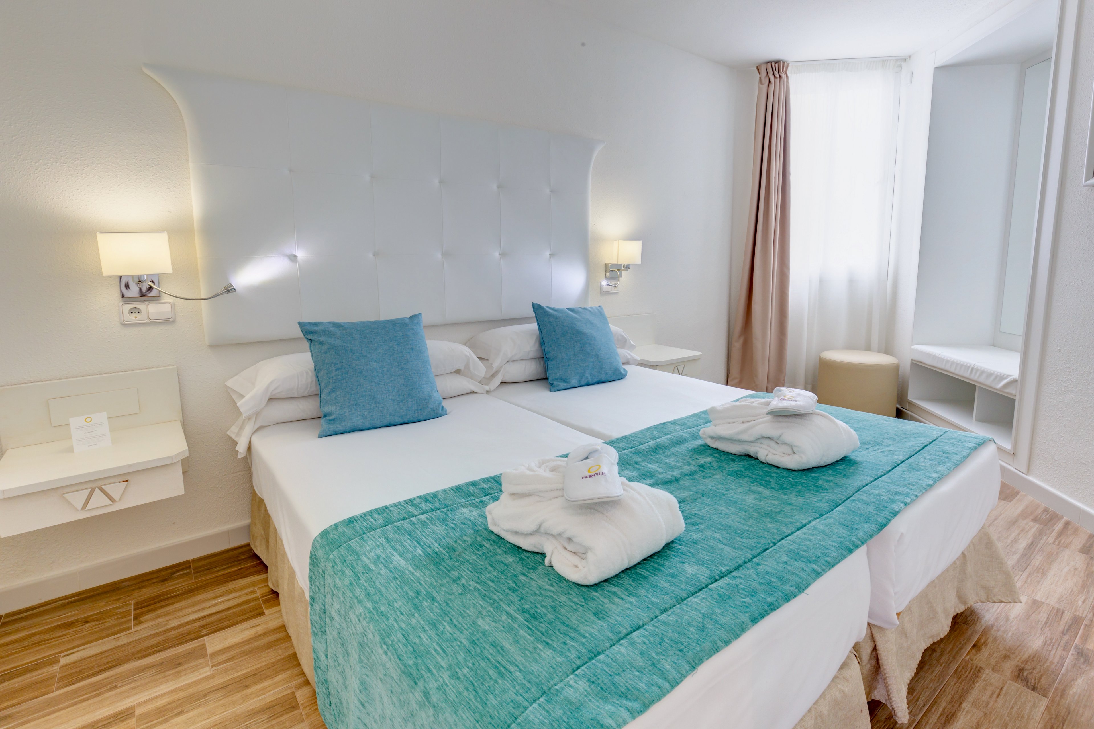 FERGUS Style Cala Blanca Suites