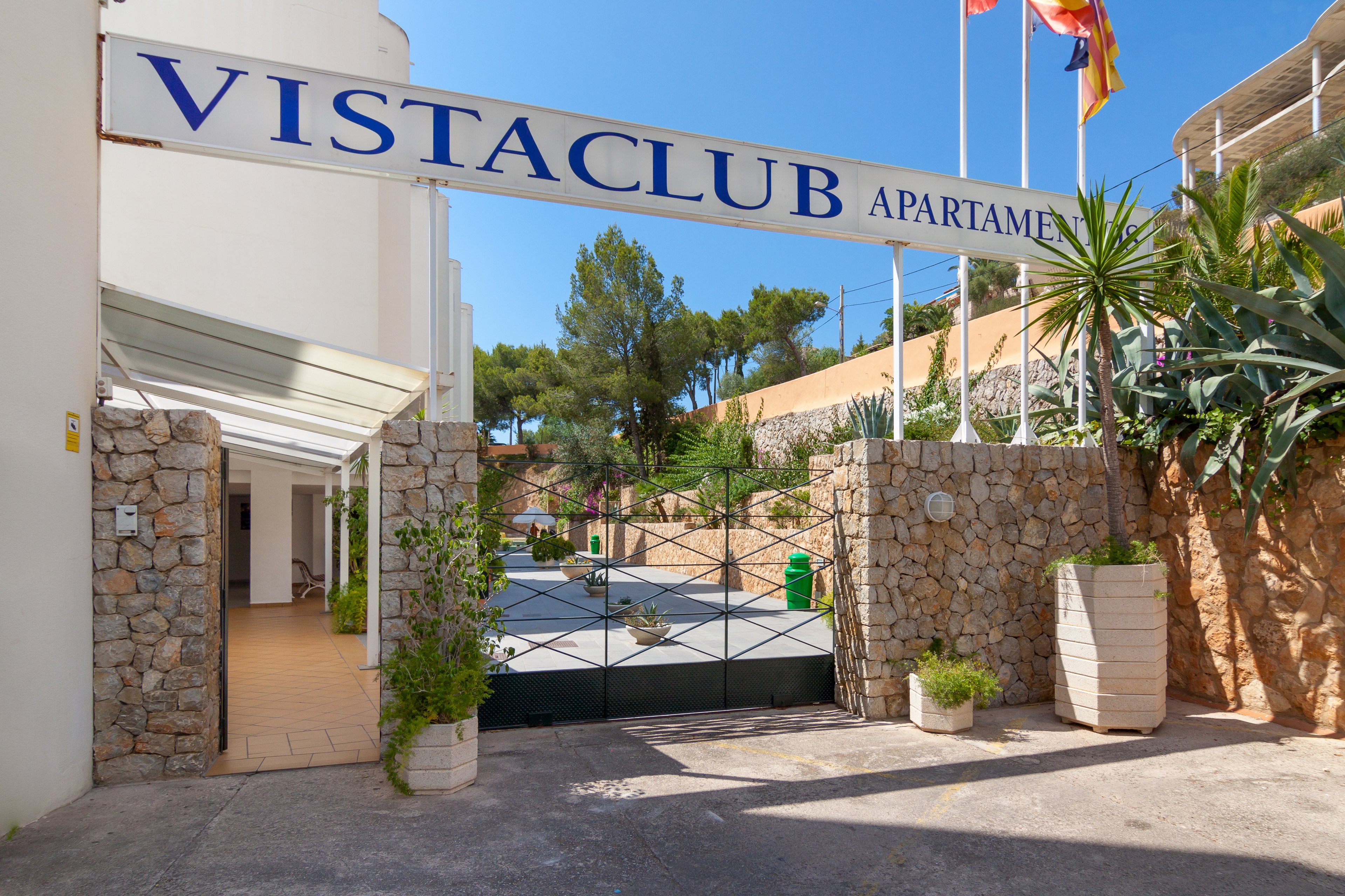 Vista Club Apartments