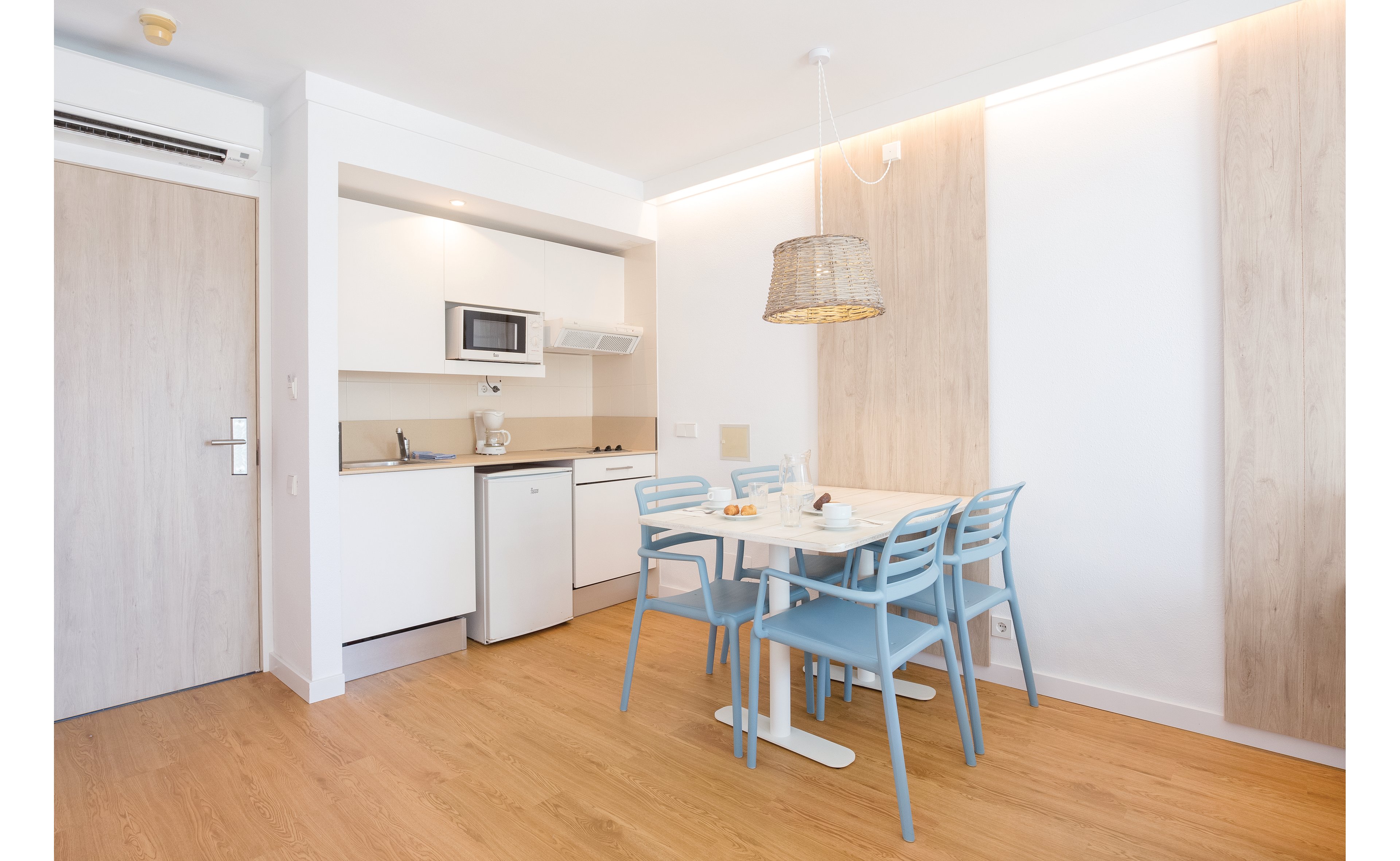 Hobby Club Apartments