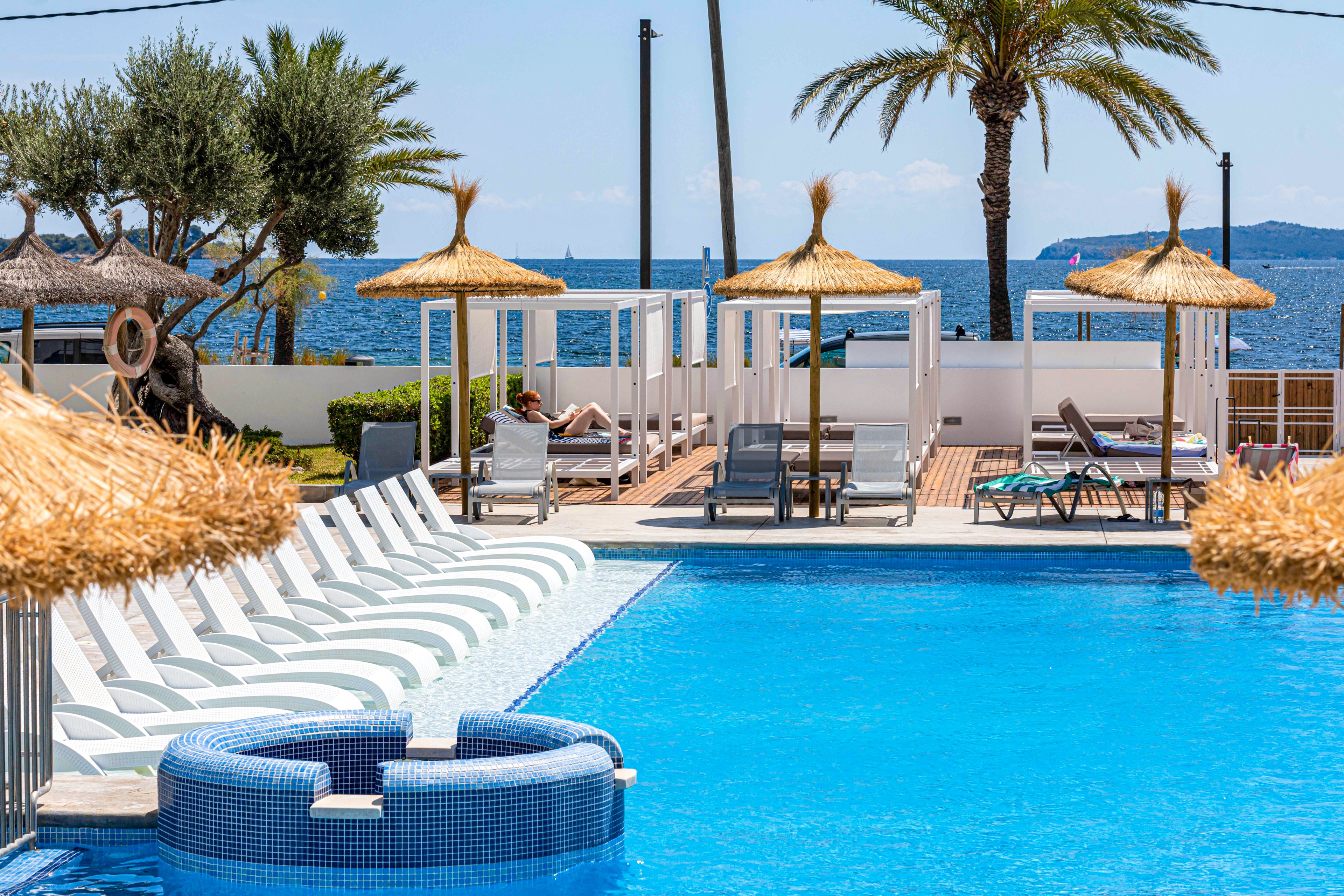 Hobby Club Apartments