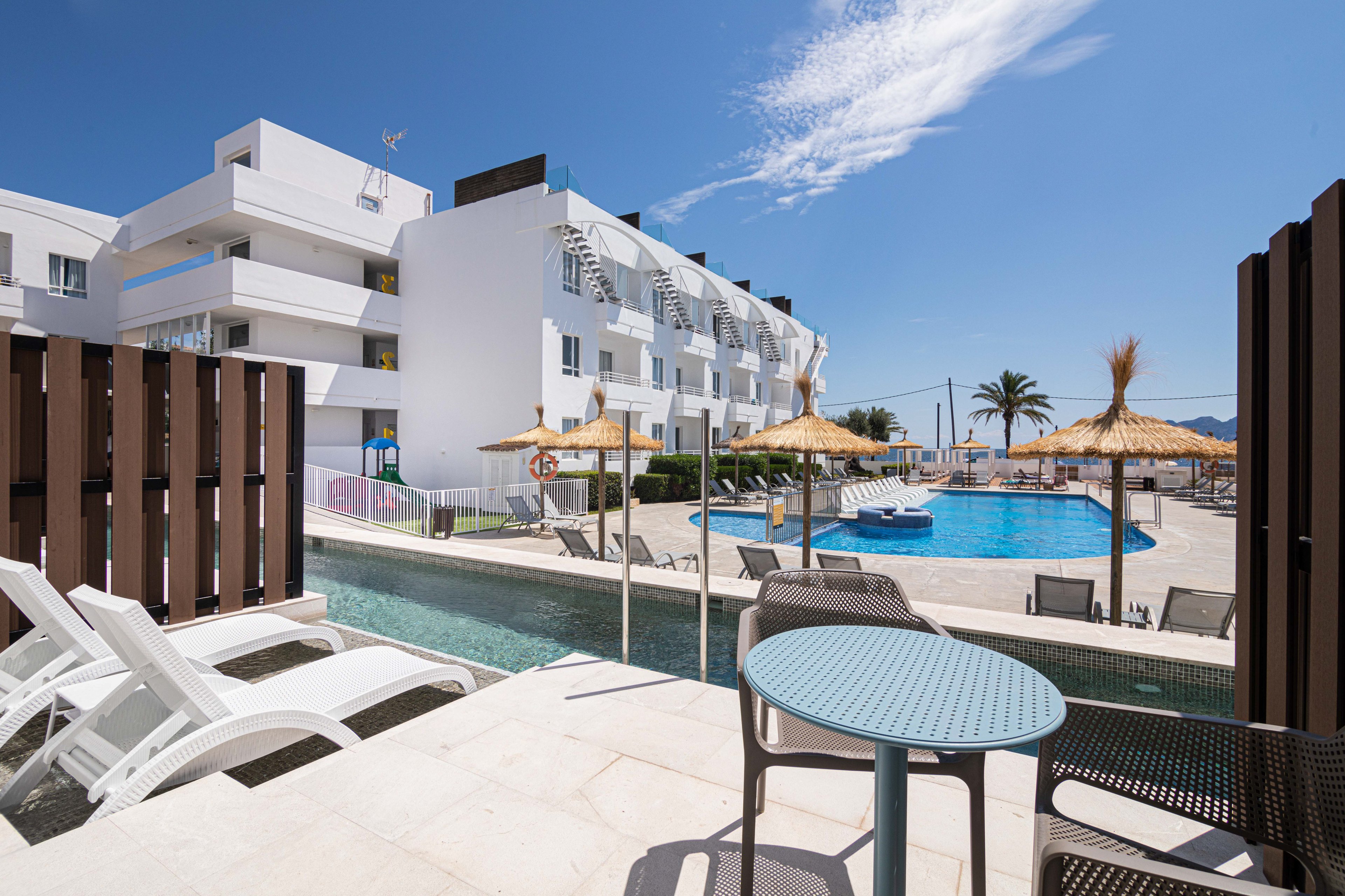 Hobby Club Apartments