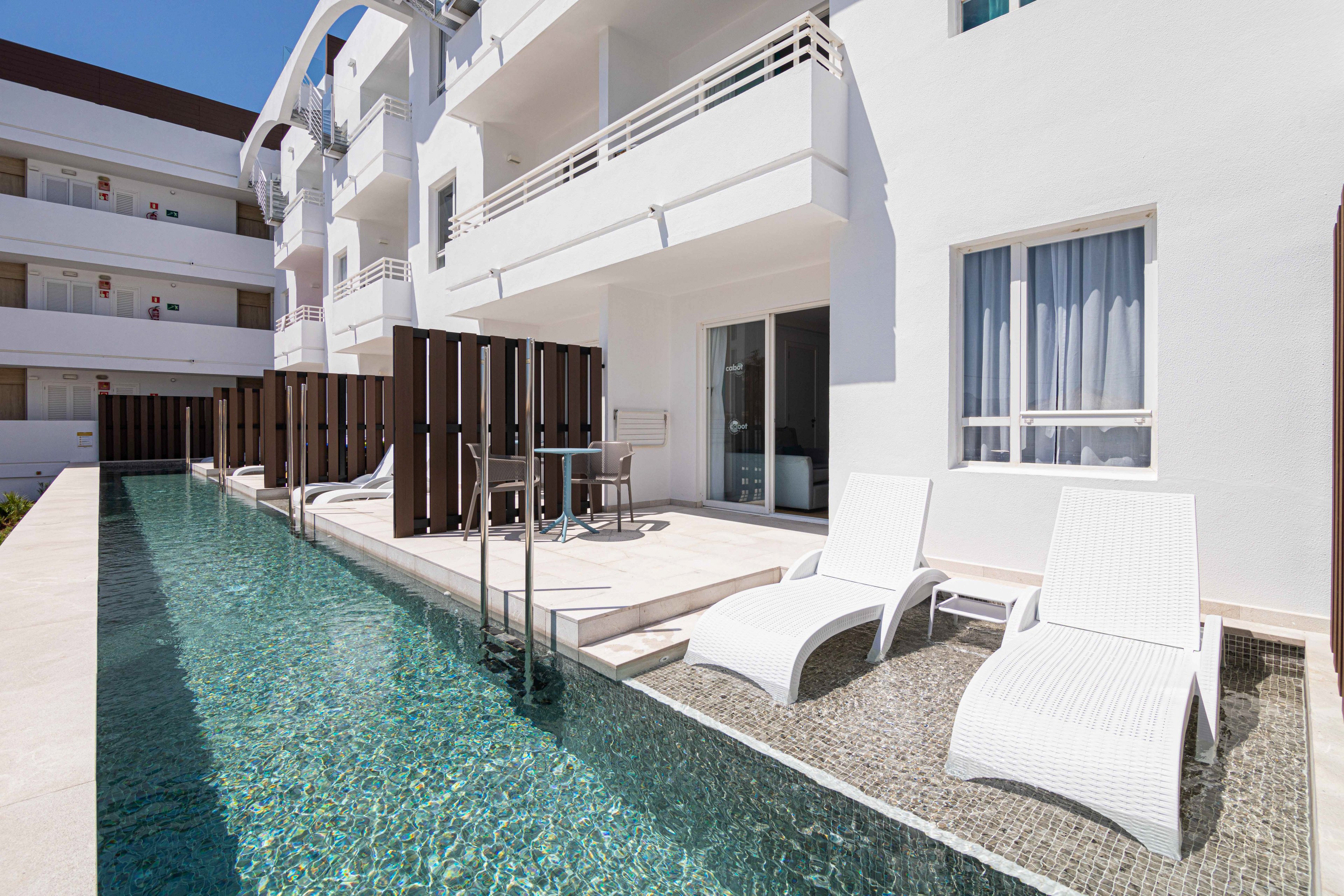 Hobby Club Apartments