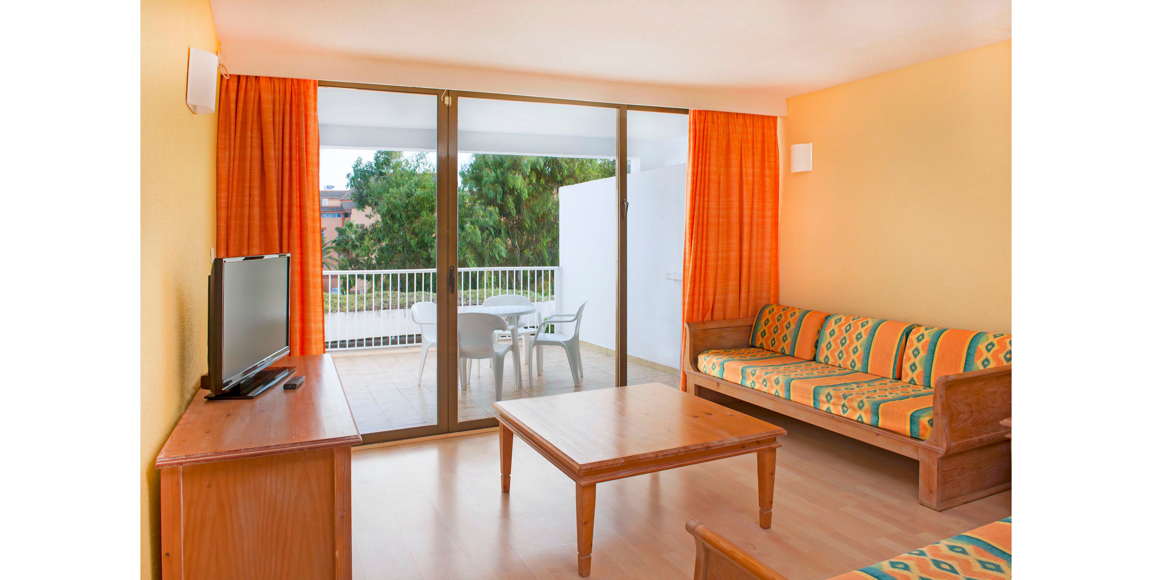 Iberostar Waves Ciudad Blanca