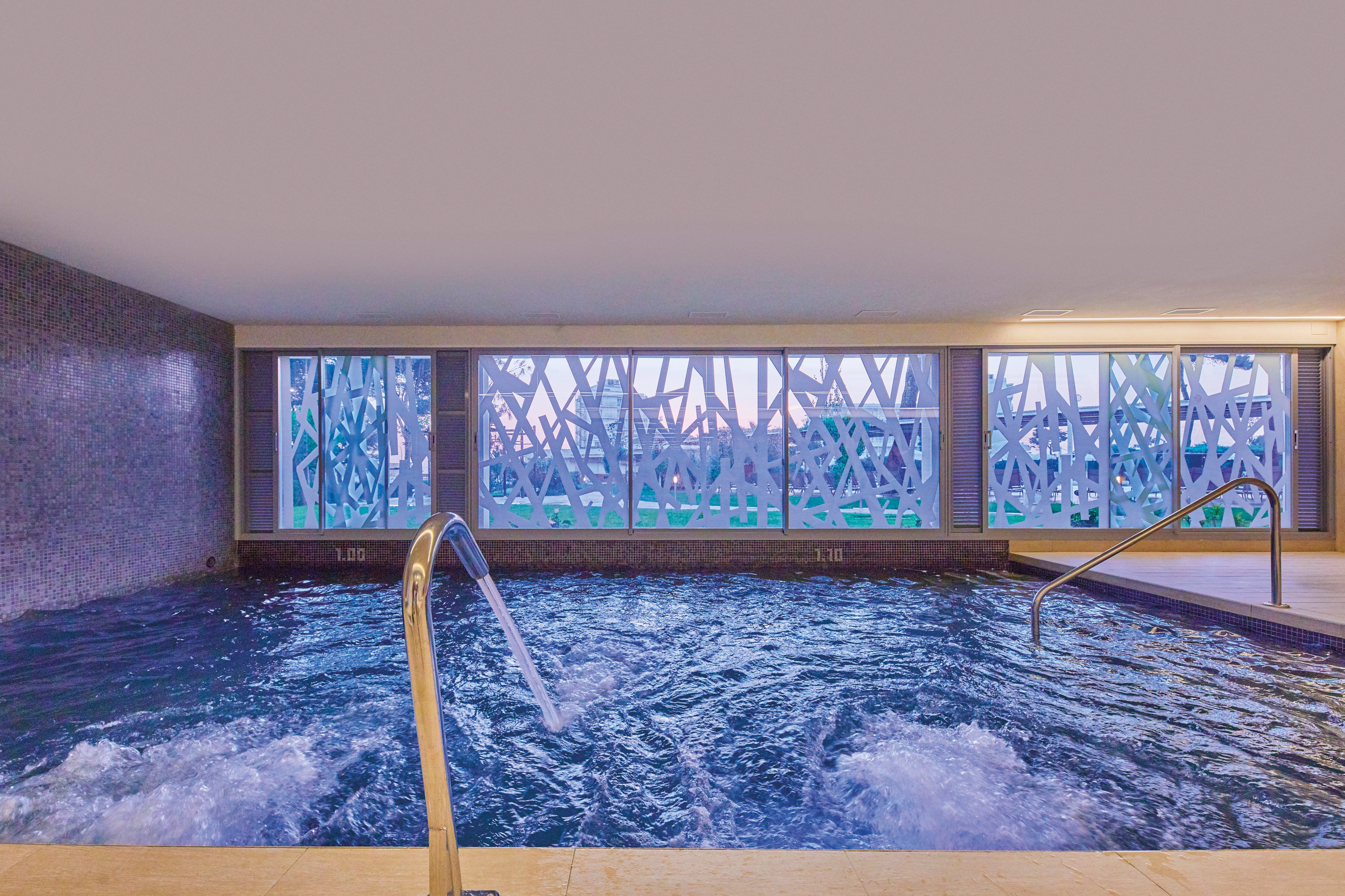 Tonga Tower Design Hotel and Suites