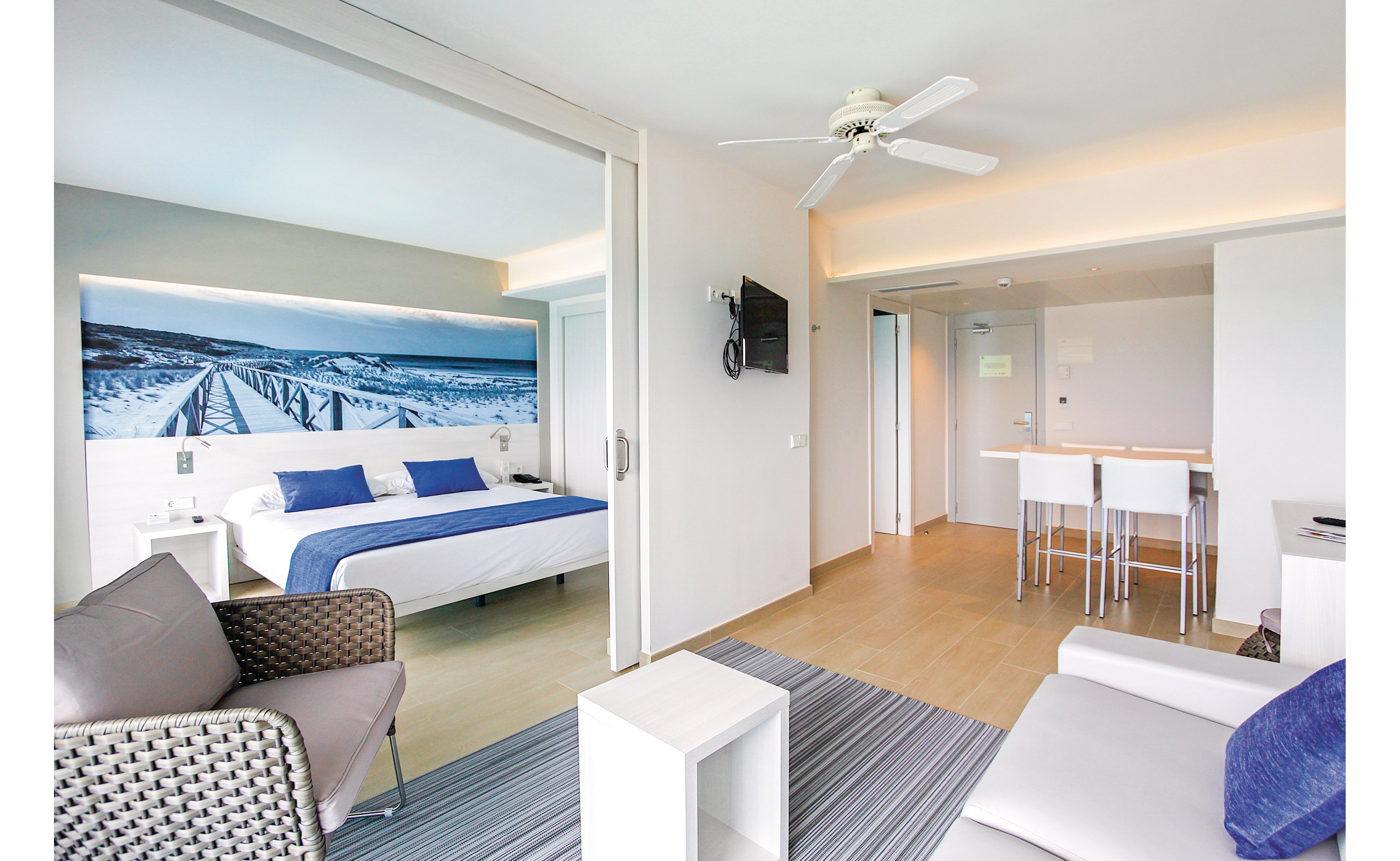 Tonga Tower Design Hotel and Suites