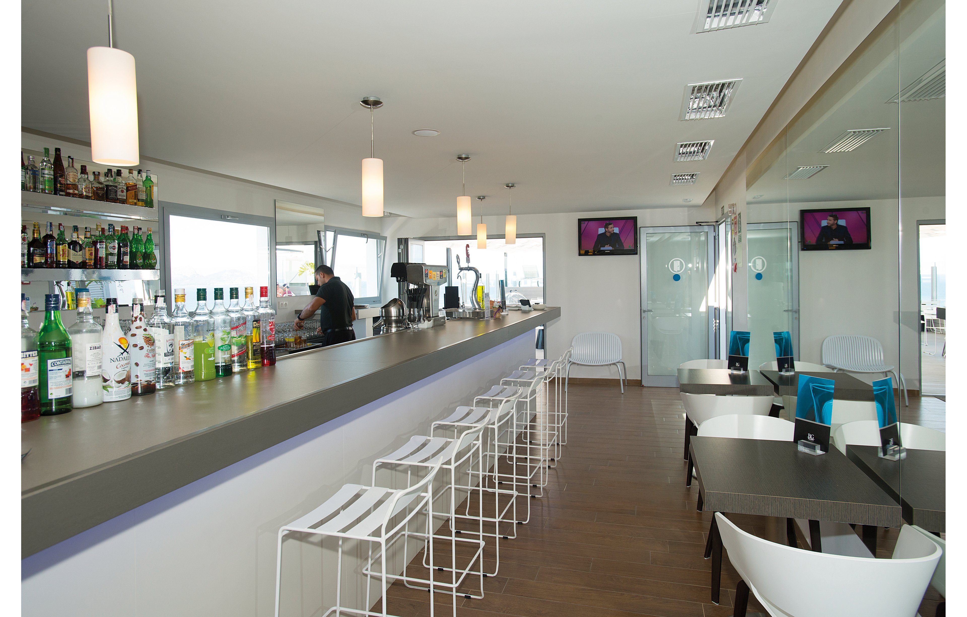 Tonga Tower Design Hotel and Suites