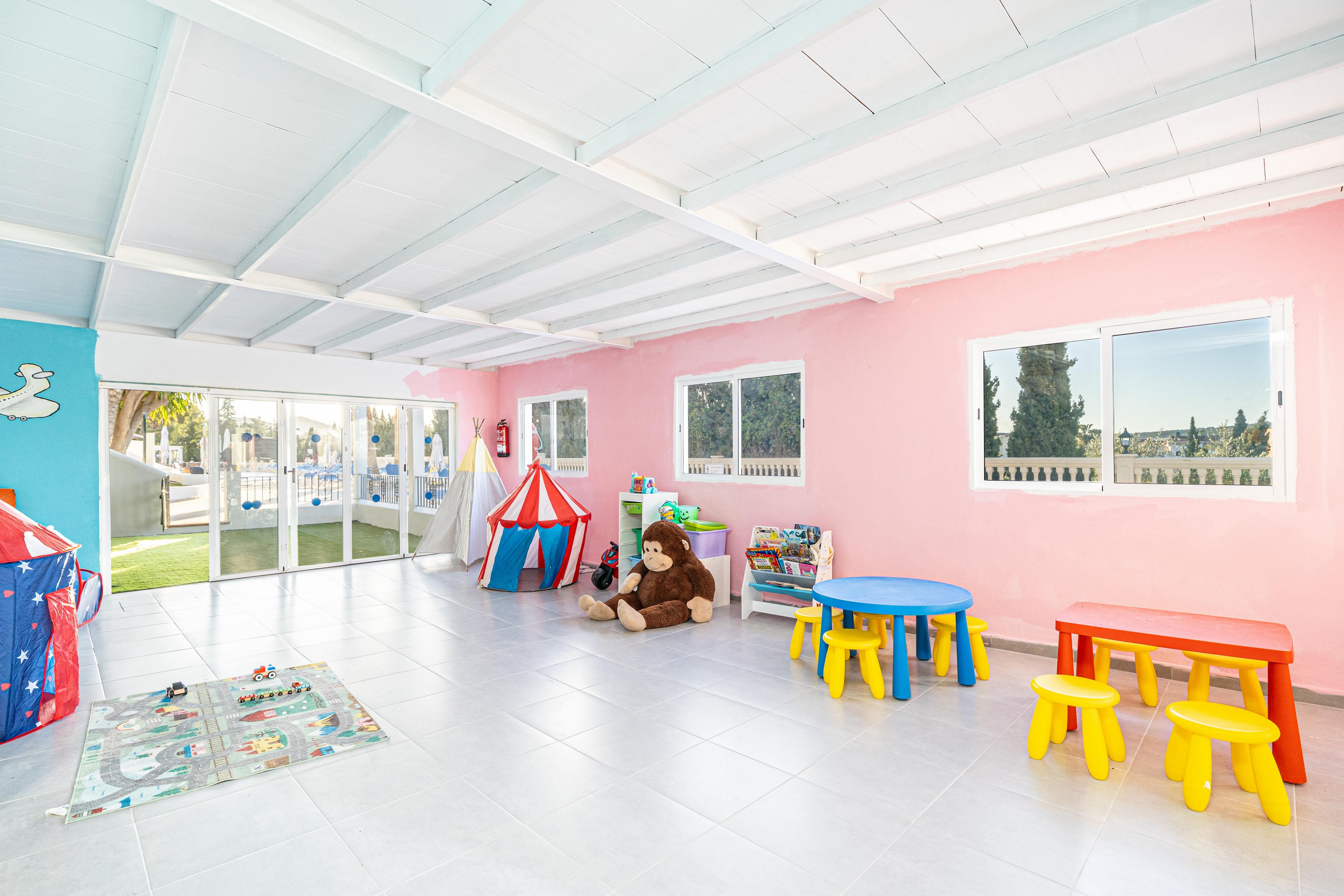 Holiday Center Apartments