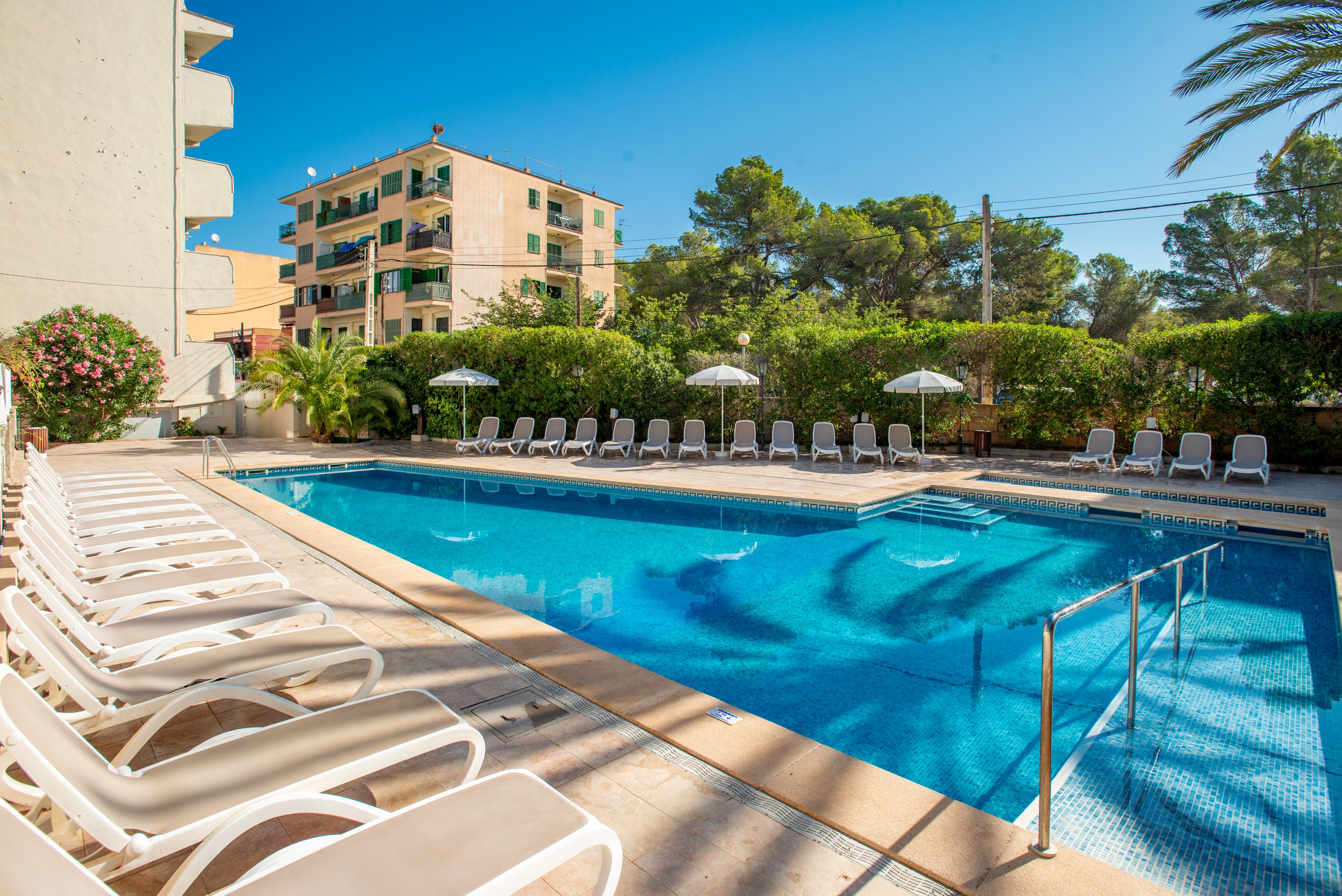 Azuline Hotel Bahamas