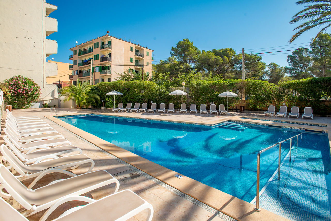 Azuline Hotel Bahamas