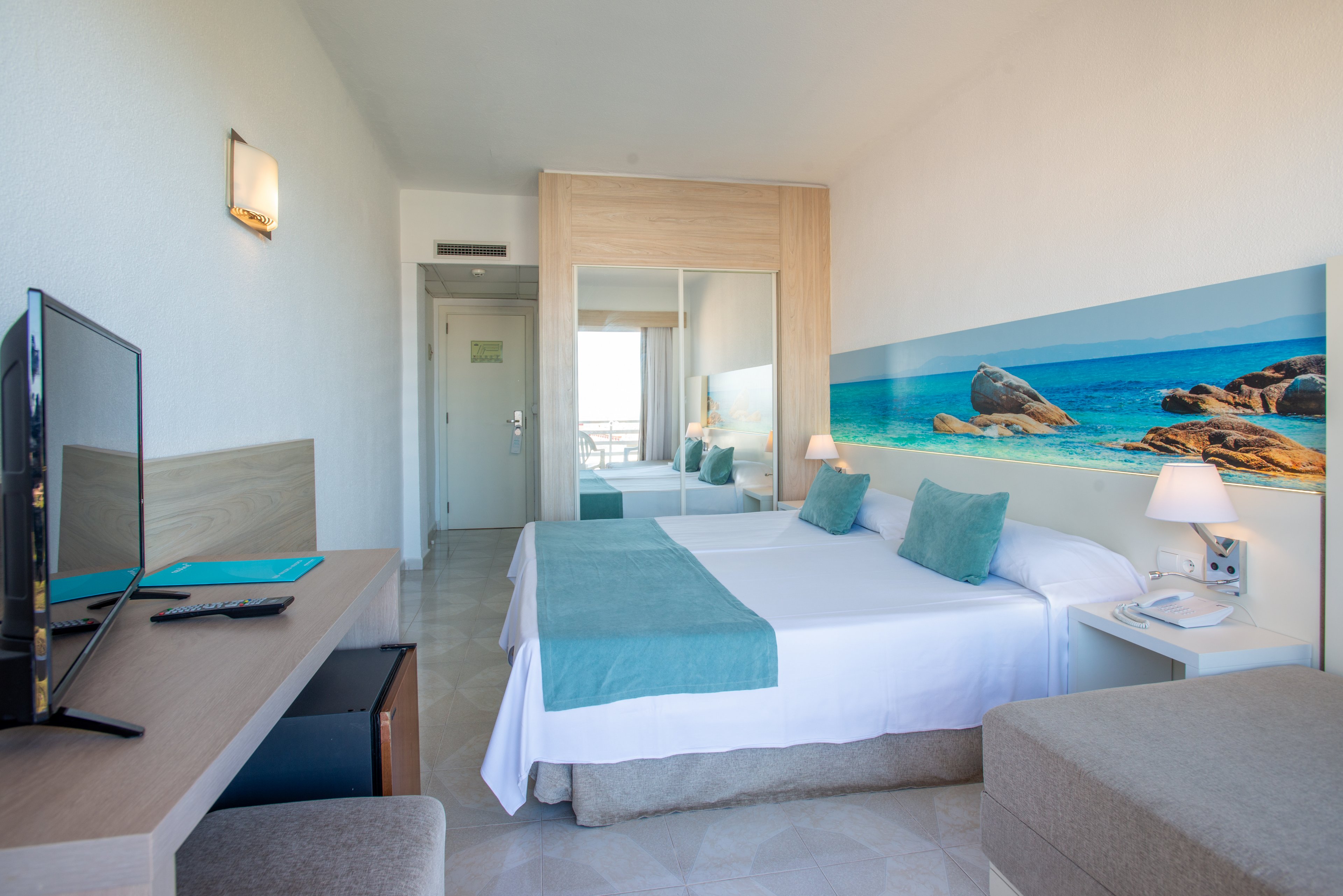 Azuline Hotel Bahamas