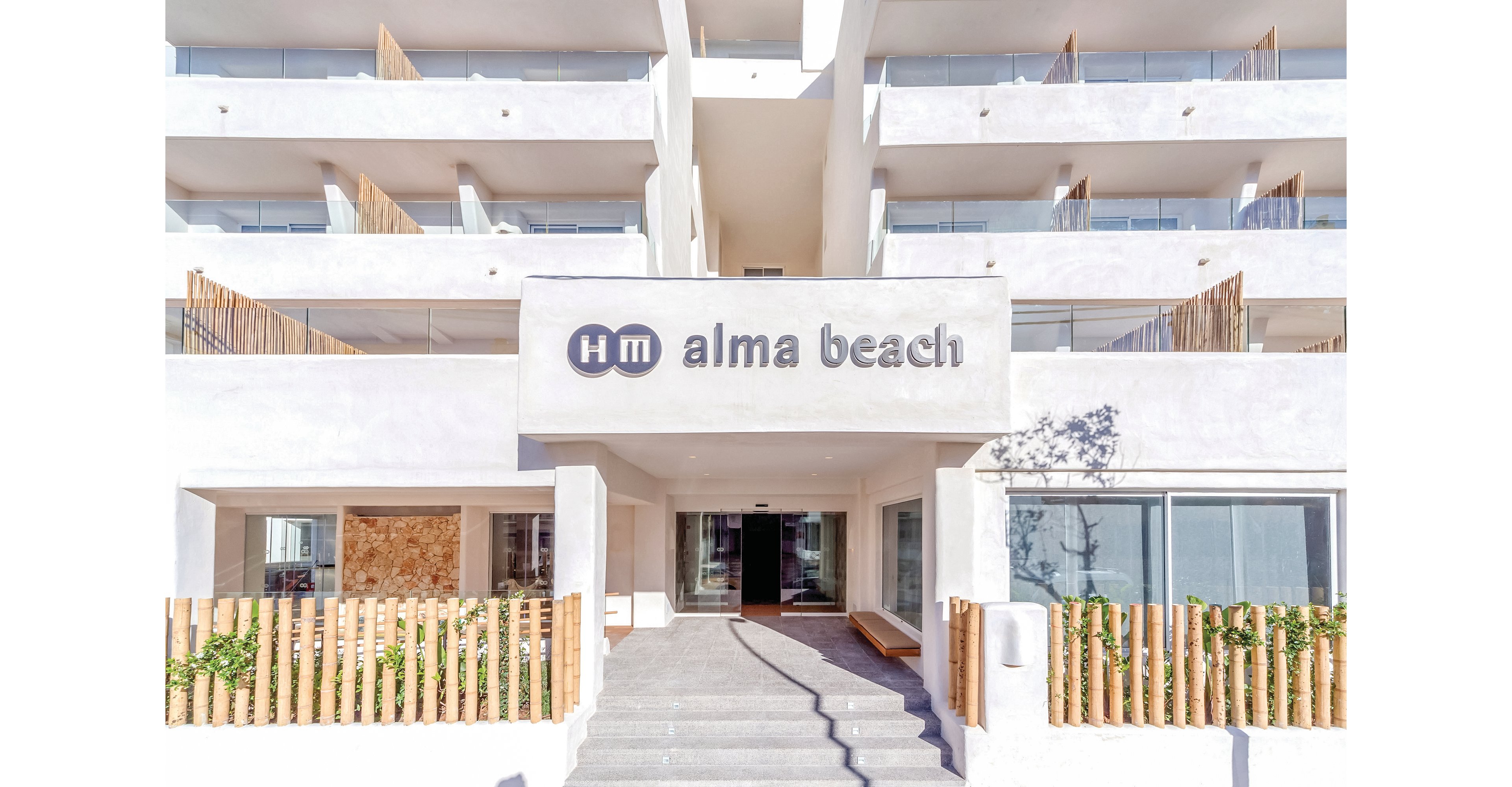 HM Alma Beach