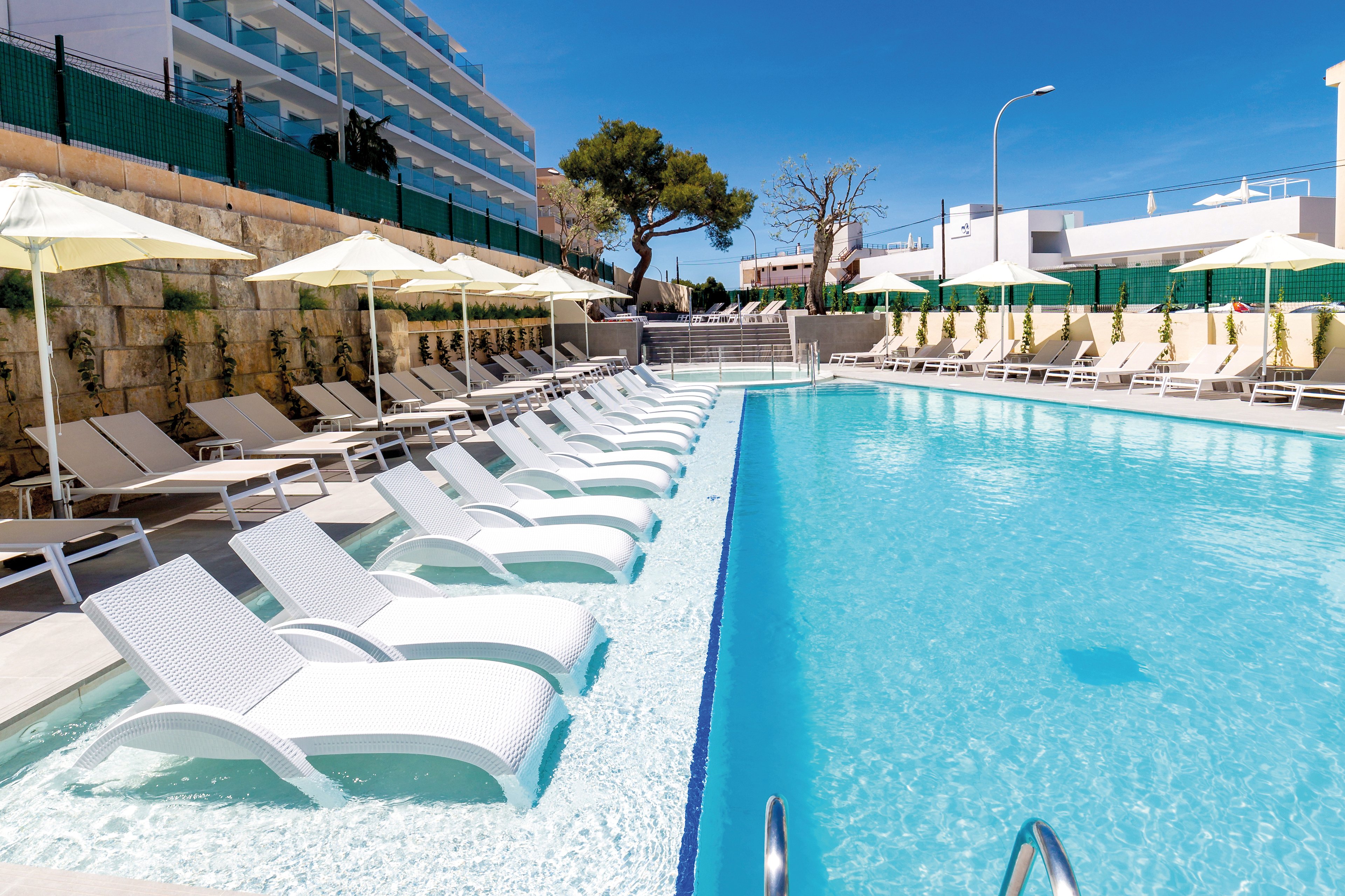 Reverence Life Hotel