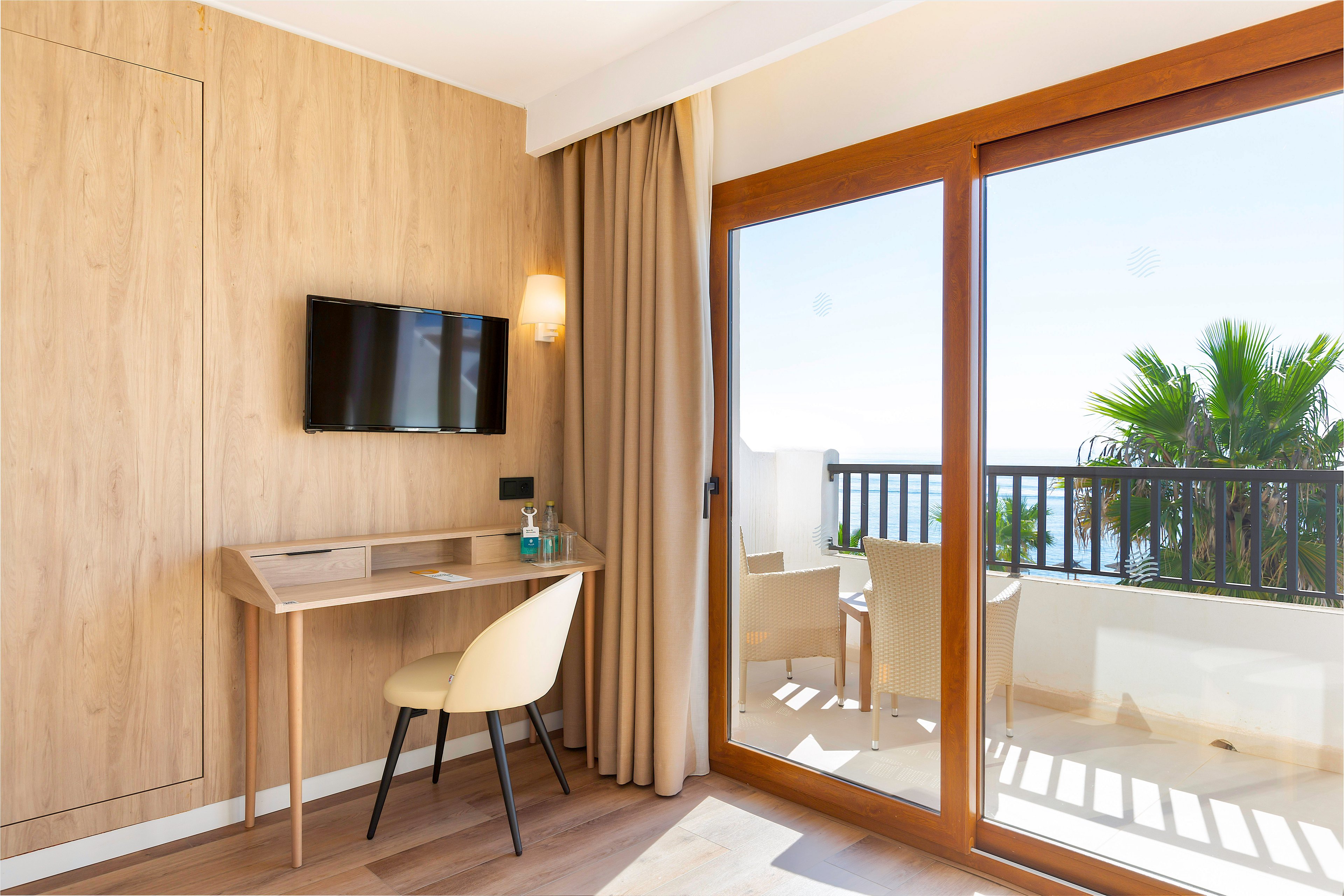 Alua Suites Las Rocas