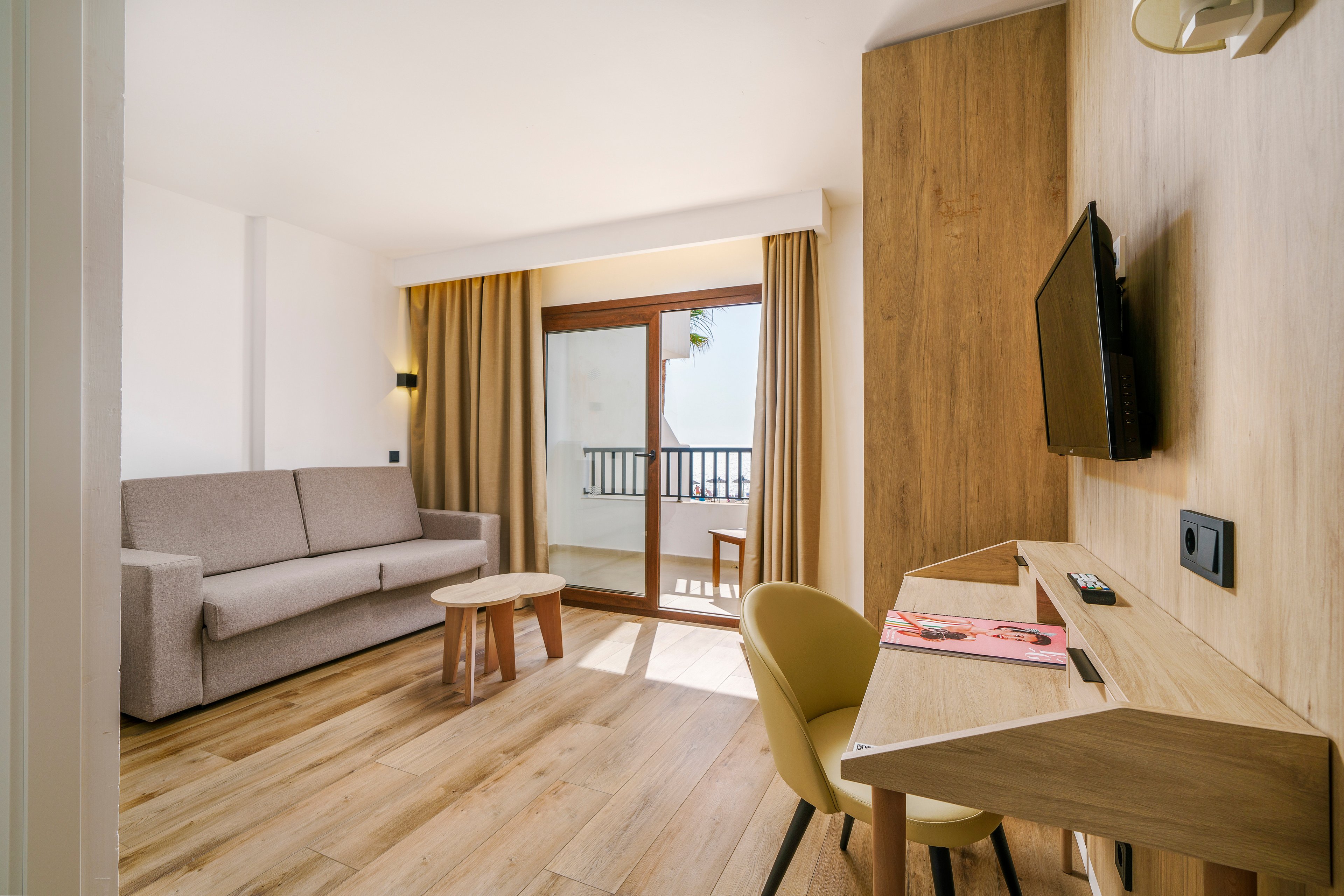 Alua Suites Las Rocas