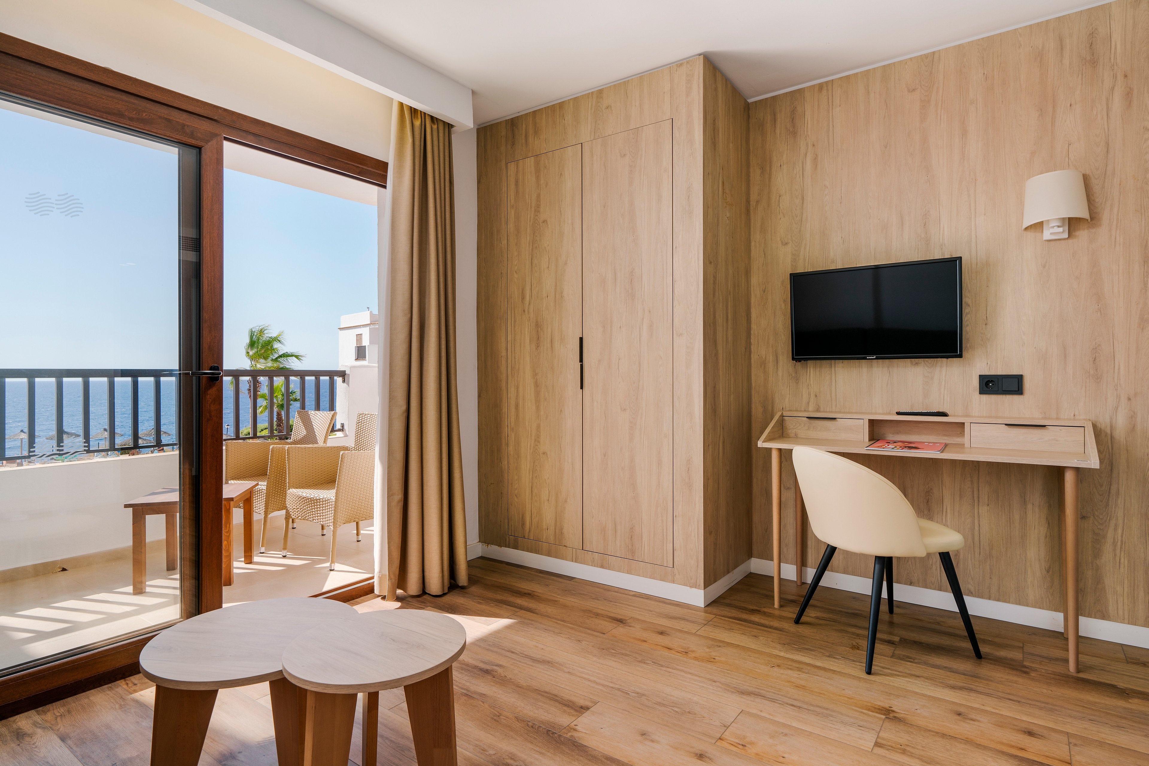 Alua Suites Las Rocas