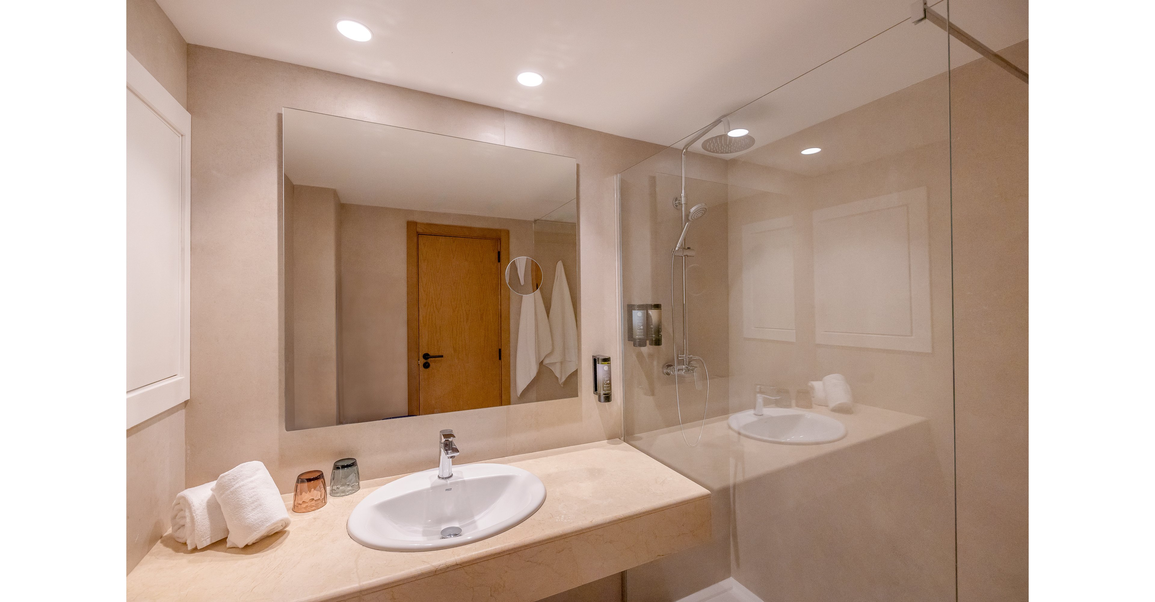 HM Isabela - Adults Only