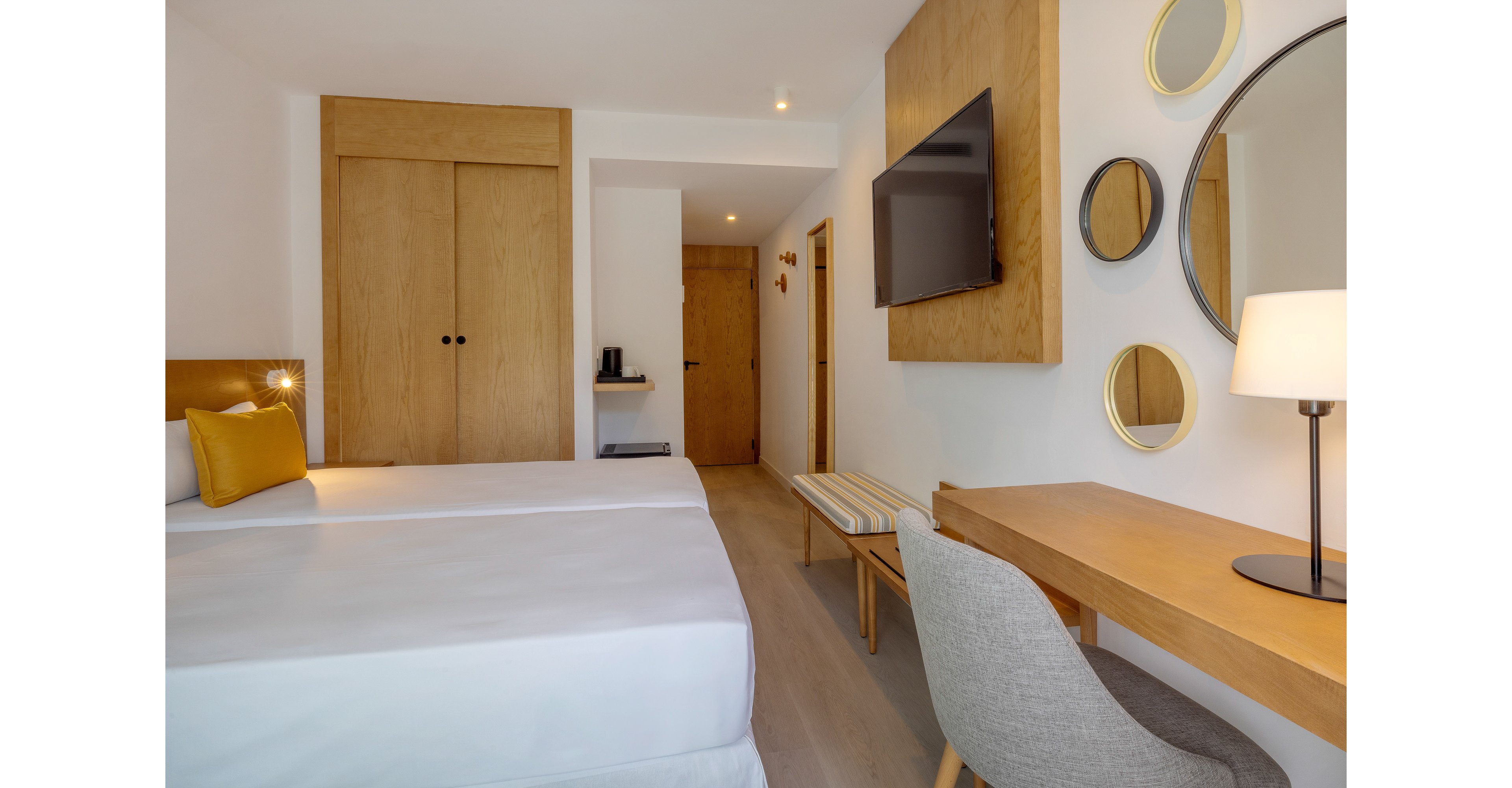 HM Isabela - Adults Only