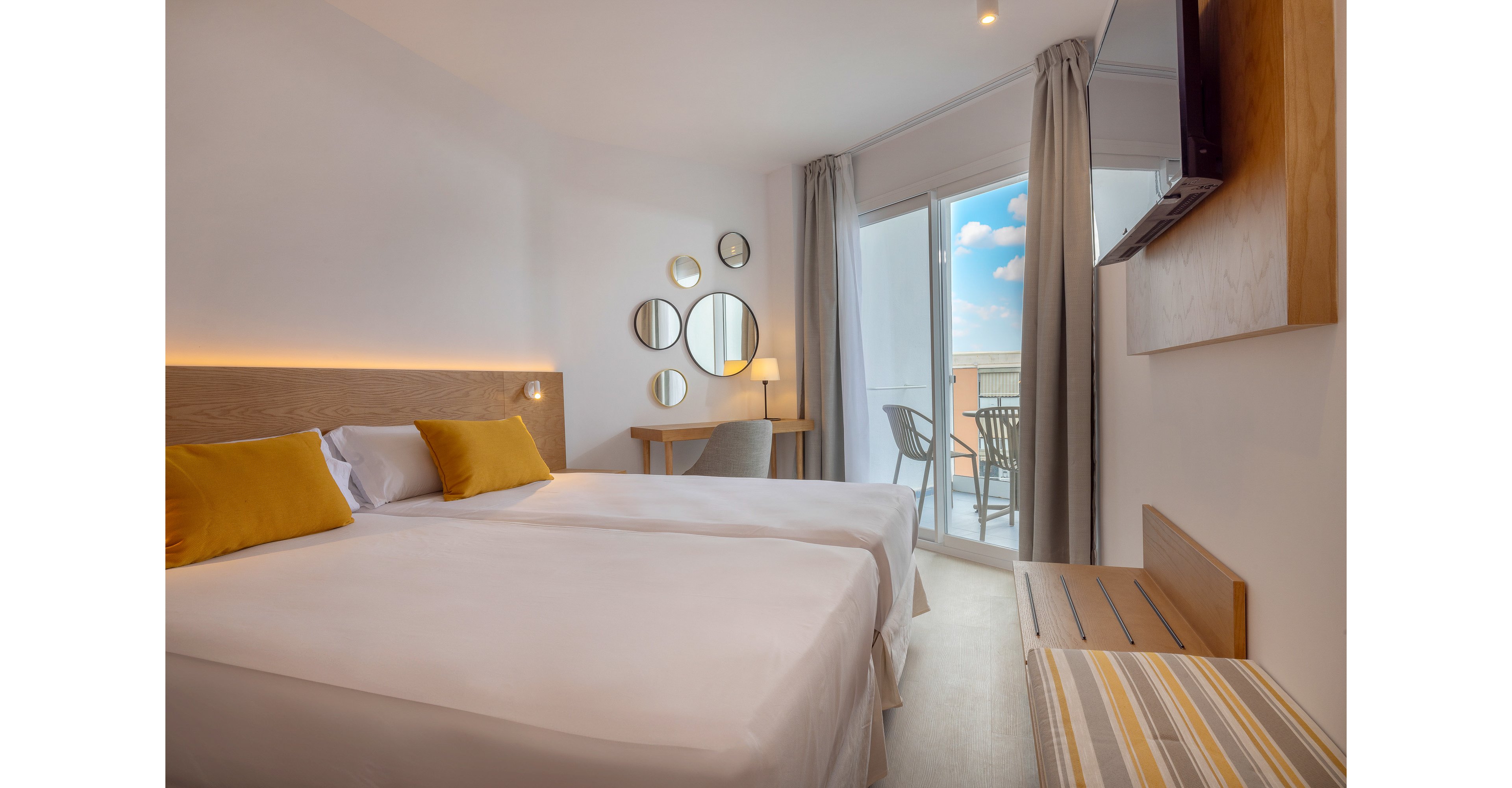 HM Isabela - Adults Only